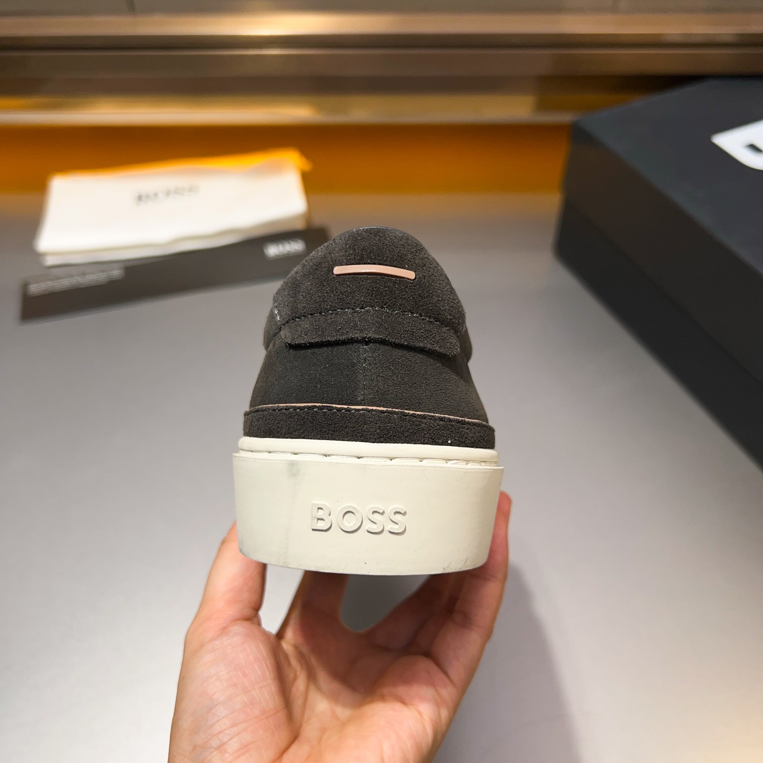 BOS* - Hugo Boss. Marca alemana de gama alta. Contra sincronizado nuevo, de lujo de gama alta de dis