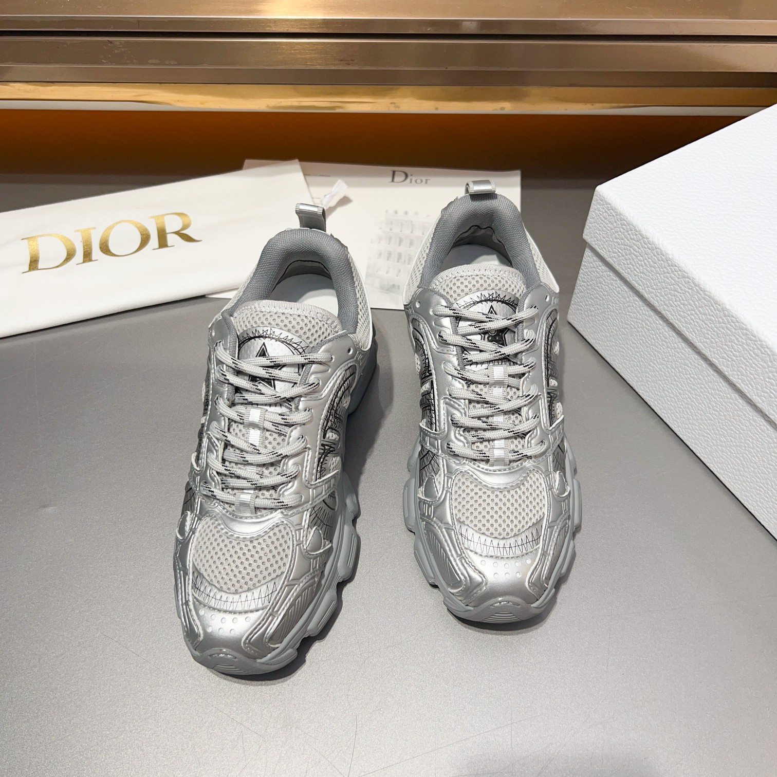 Dior Chaussures De Sport Unisexe Femmes Cuir de vache Caoutchouc Fashion Haut bas