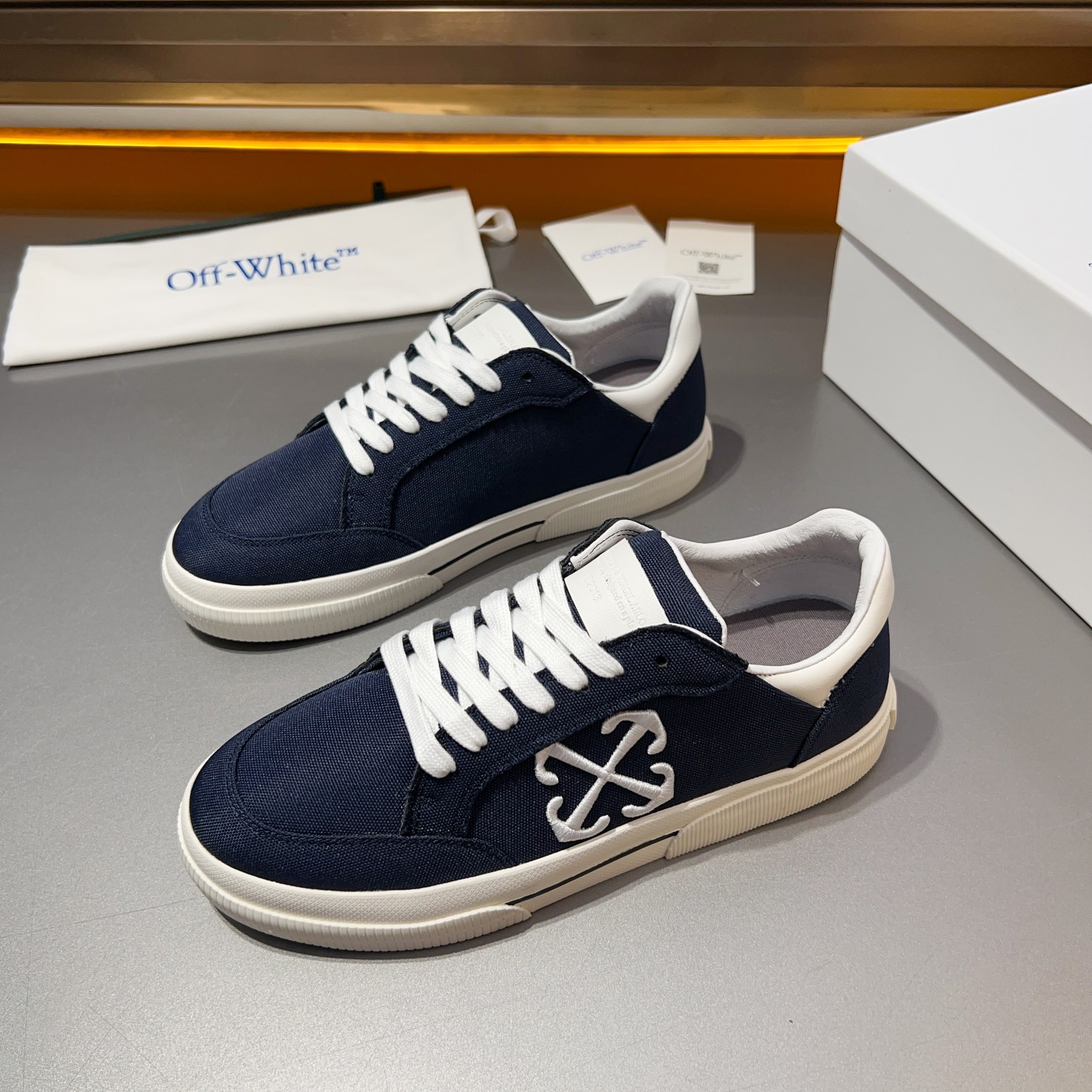 Off-White nuevas zapatillas deportivas con cordones y bloques de color, parte superior de piel de te