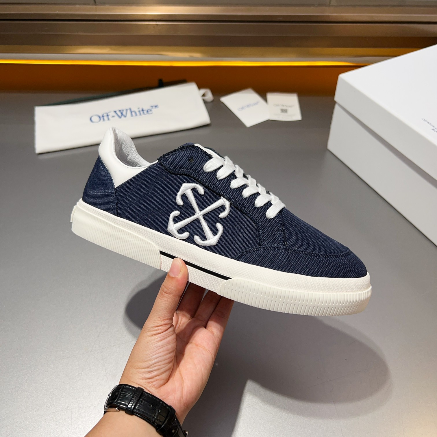 Off-White nuevas zapatillas deportivas con cordones y bloques de color, parte superior de piel de te