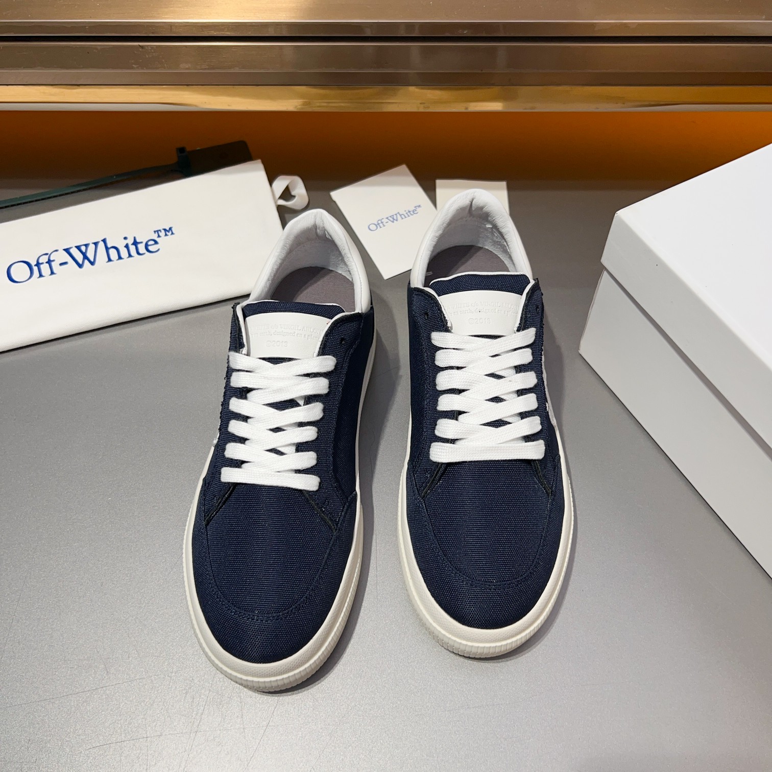 Off-White nuevas zapatillas deportivas con cordones y bloques de color, parte superior de piel de te