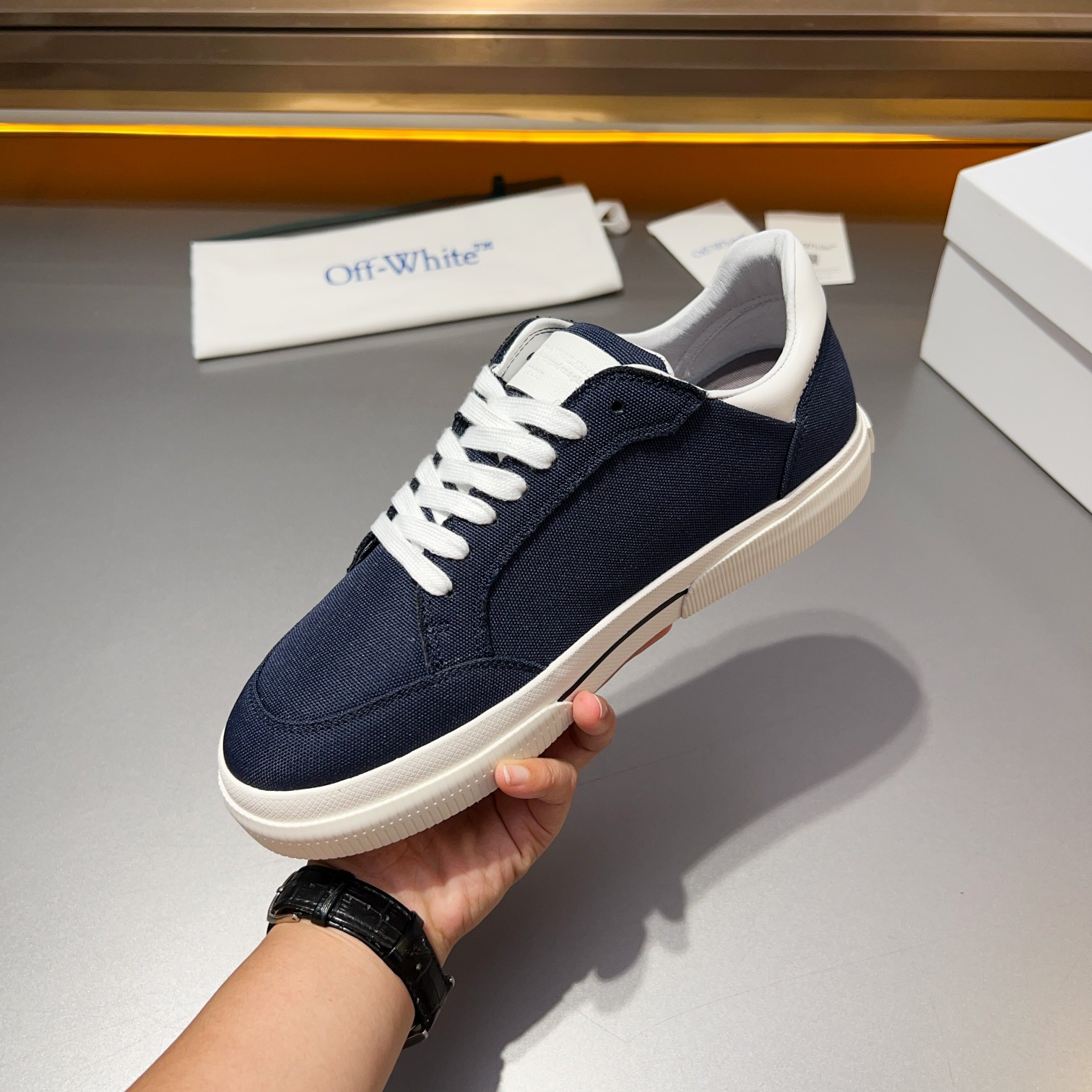 Off-White nuevas zapatillas deportivas con cordones y bloques de color, parte superior de piel de te