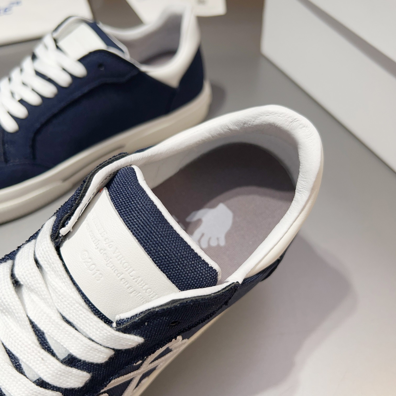 Off-White nuevas zapatillas deportivas con cordones y bloques de color, parte superior de piel de te