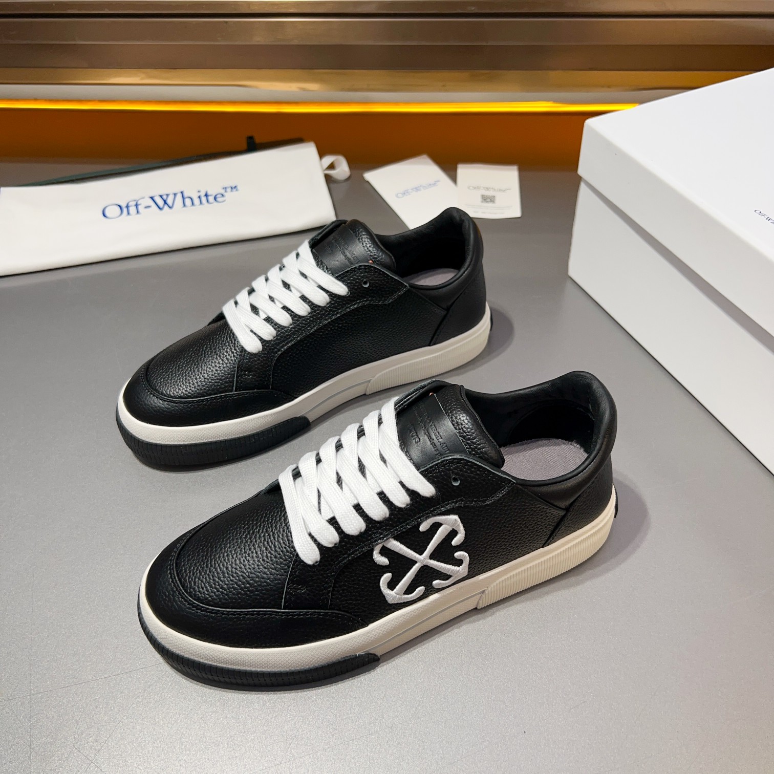 Off-White nuevas zapatillas deportivas con cordones y bloques de color, parte superior de piel de te