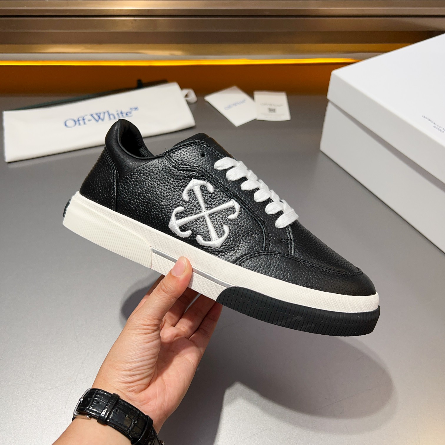 Off-White nuevas zapatillas deportivas con cordones y bloques de color, parte superior de piel de te