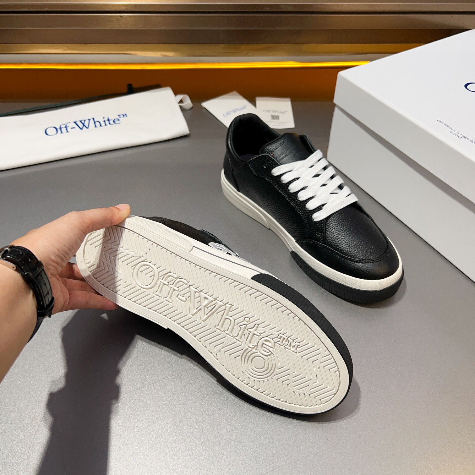 Off-White nuevas zapatillas deportivas con cordones y bloques de color, parte superior de piel de te