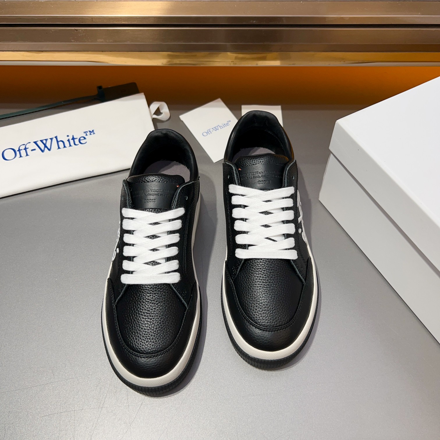 Off-White nuevas zapatillas deportivas con cordones y bloques de color, parte superior de piel de te