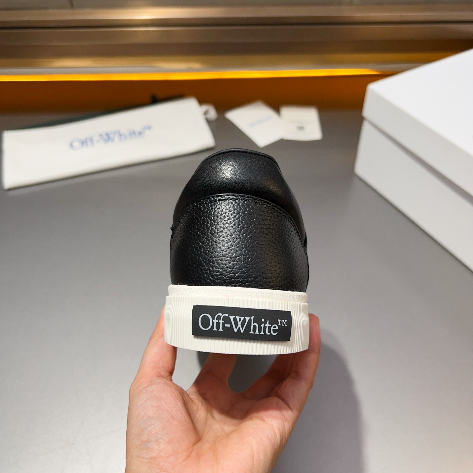 Off-White nuevas zapatillas deportivas con cordones y bloques de color, parte superior de piel de te