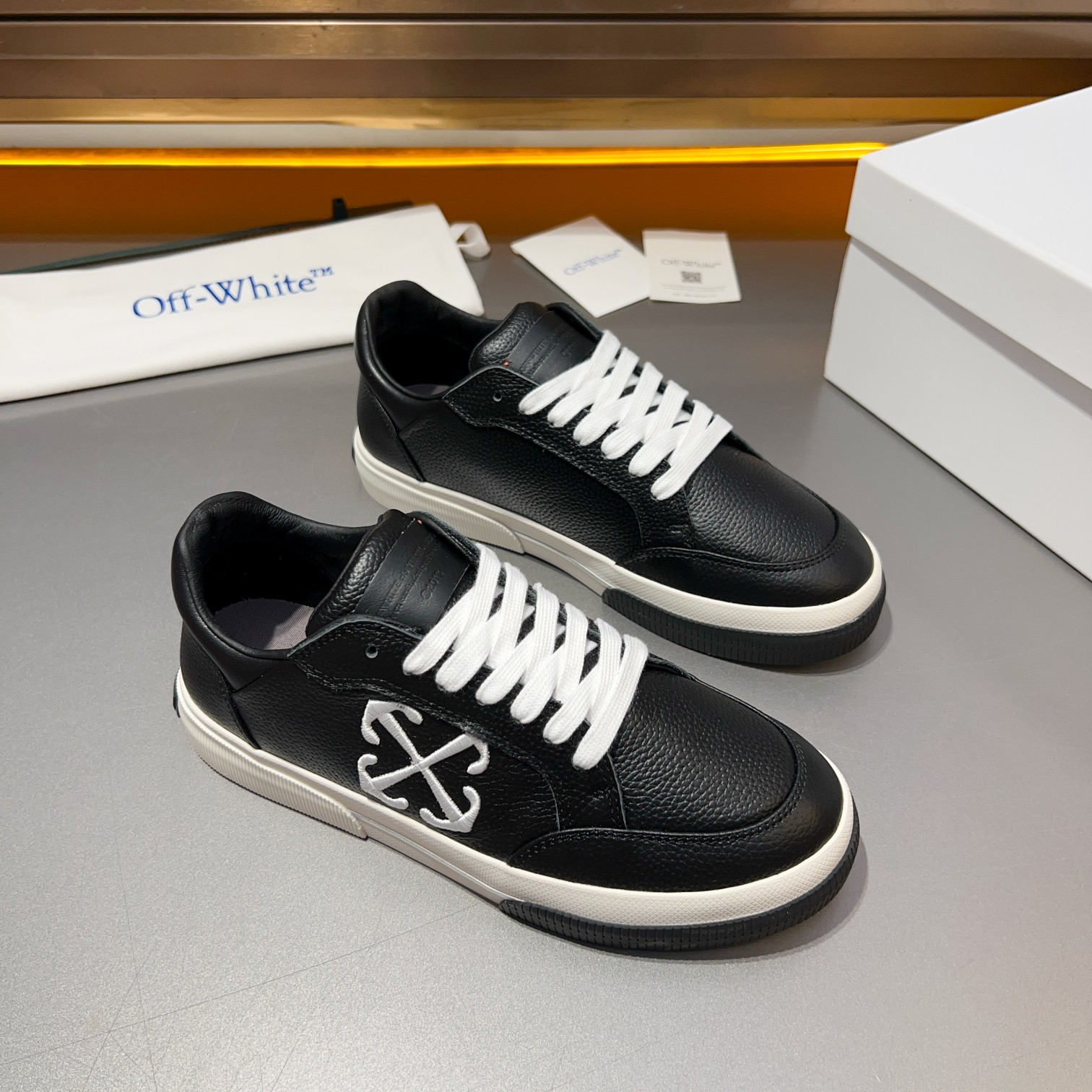 Off-White nuevas zapatillas deportivas con cordones y bloques de color, parte superior de piel de te