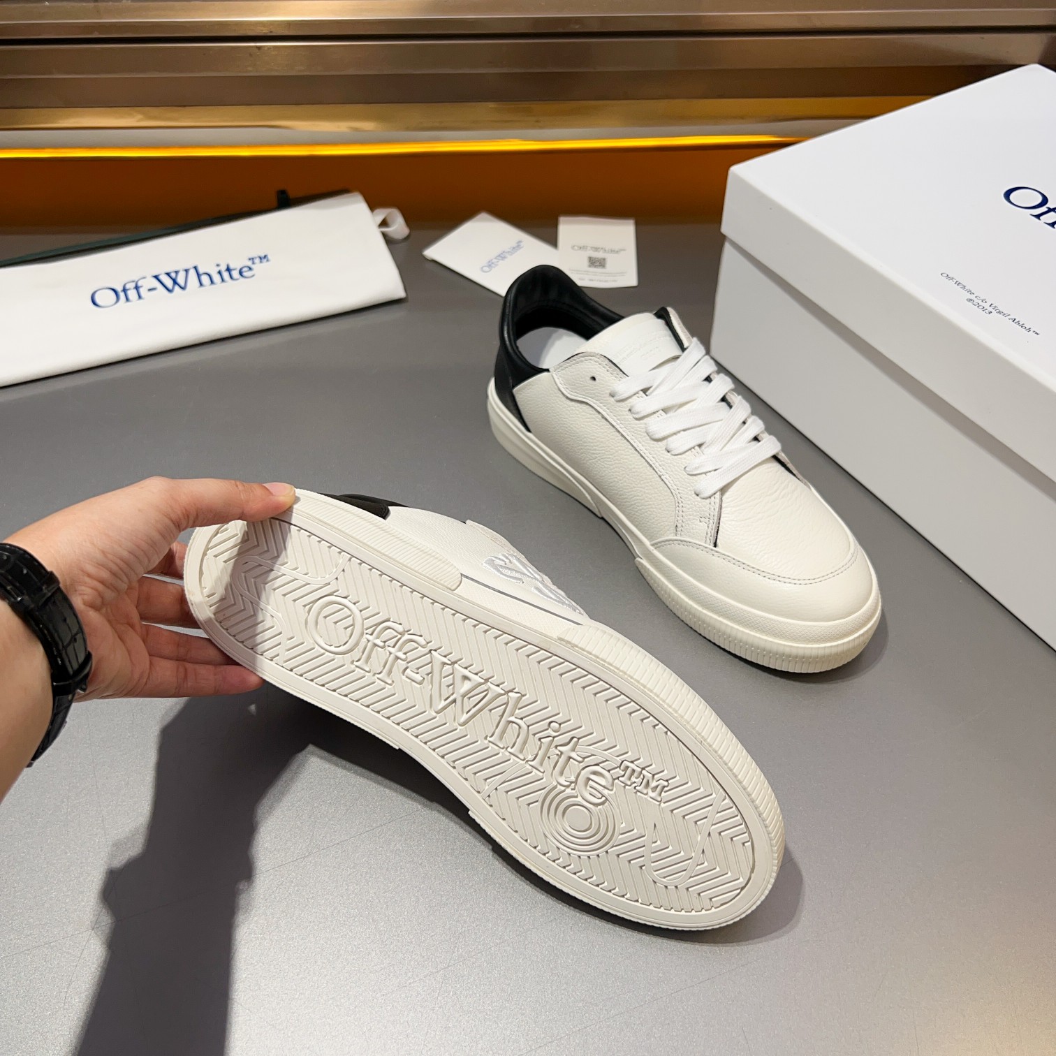 Off-White nuevas zapatillas deportivas con cordones y bloques de color, parte superior de piel de te