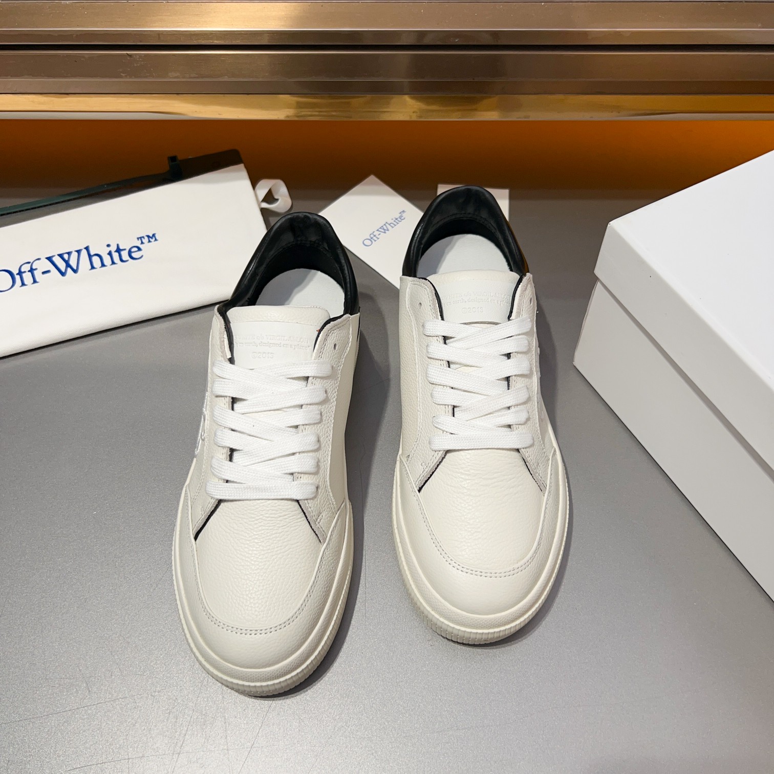 Off-White nuevas zapatillas deportivas con cordones y bloques de color, parte superior de piel de te