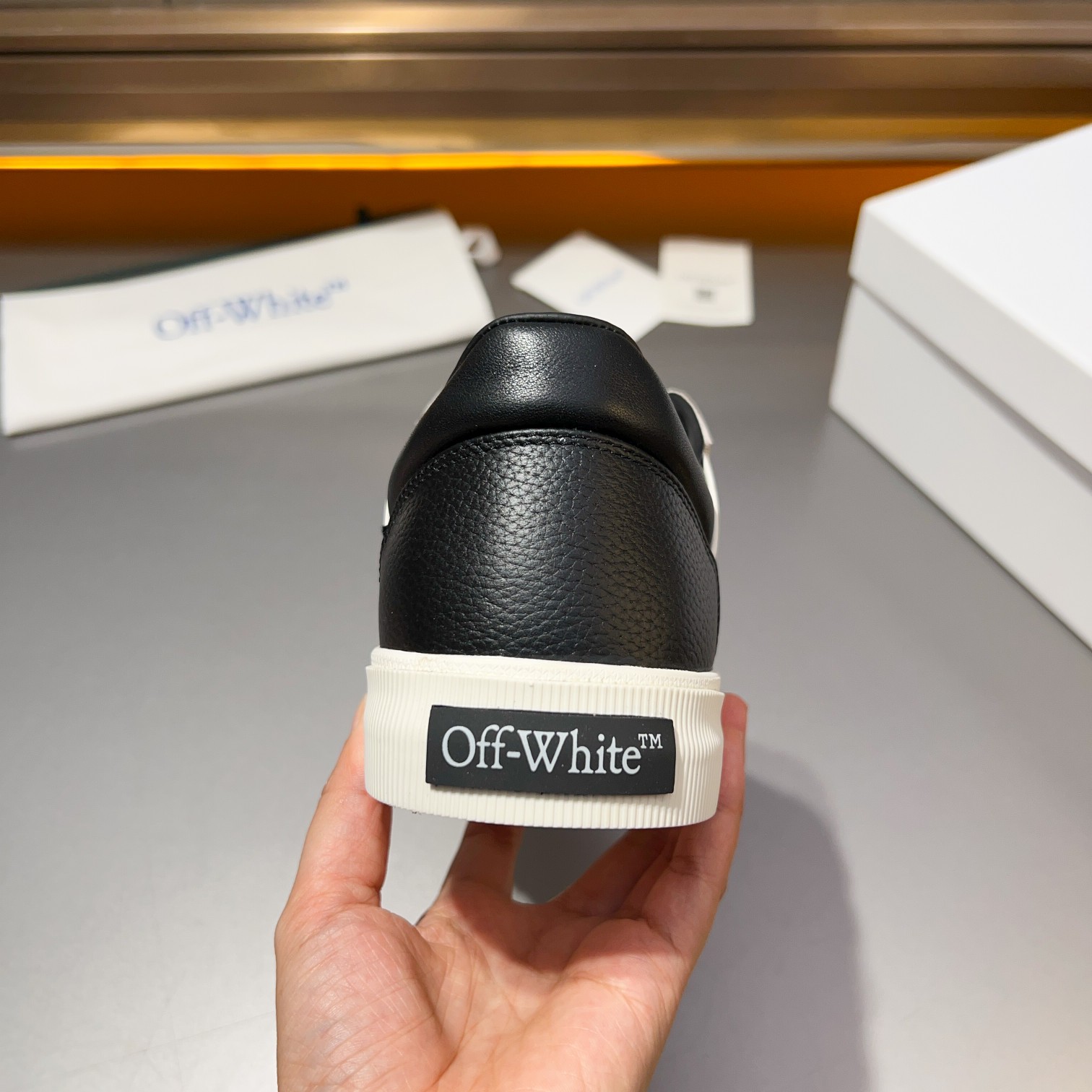 Off-White nuevas zapatillas deportivas con cordones y bloques de color, parte superior de piel de te