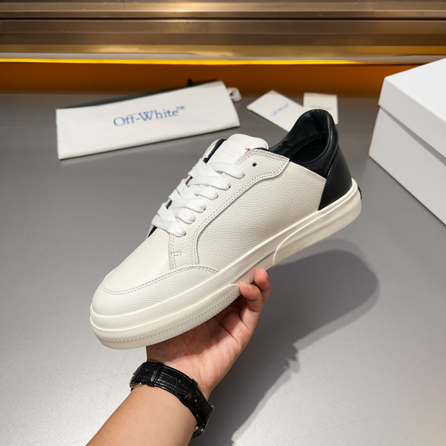 Off-White nuevas zapatillas deportivas con cordones y bloques de color, parte superior de piel de te