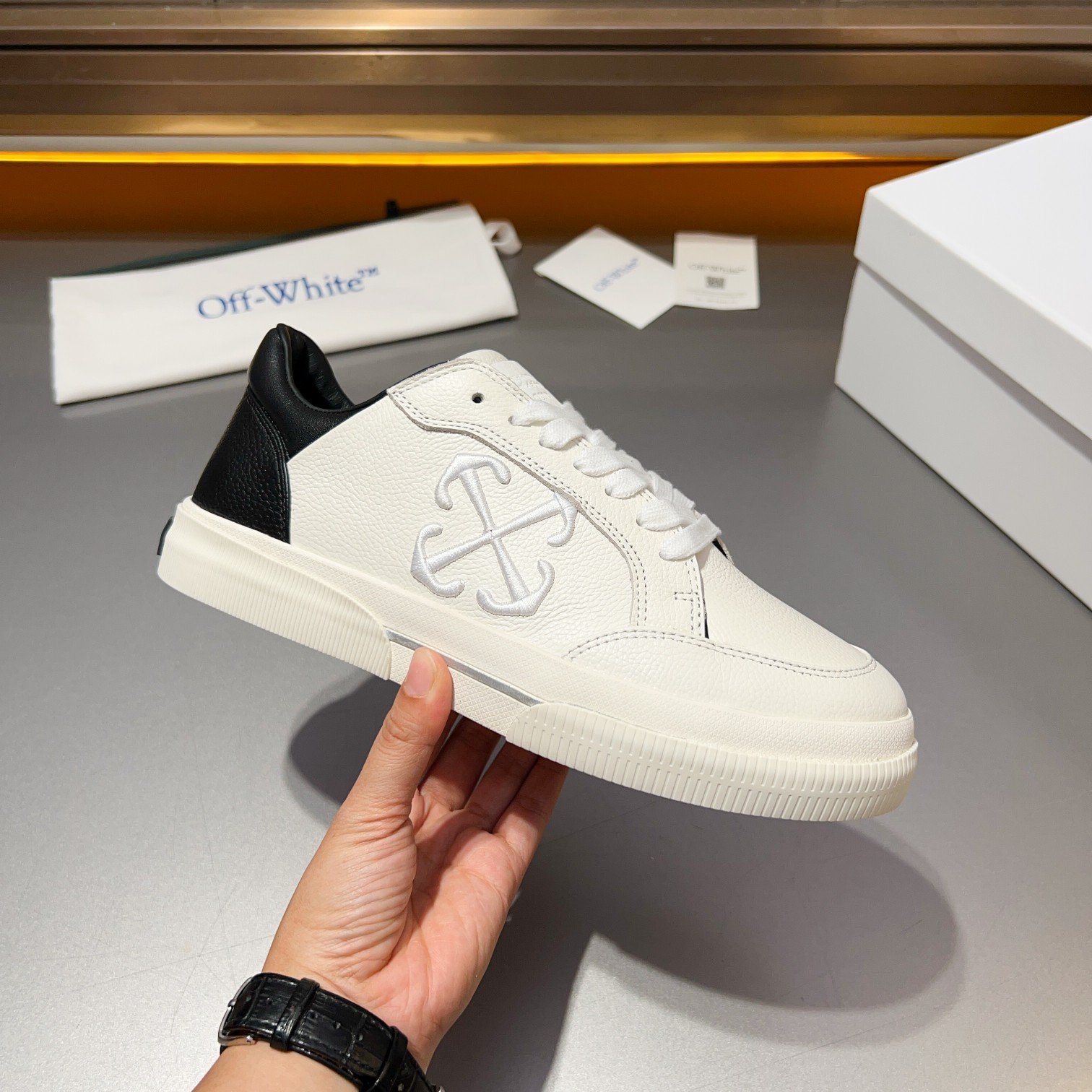Off-White nuevas zapatillas deportivas con cordones y bloques de color, parte superior de piel de te