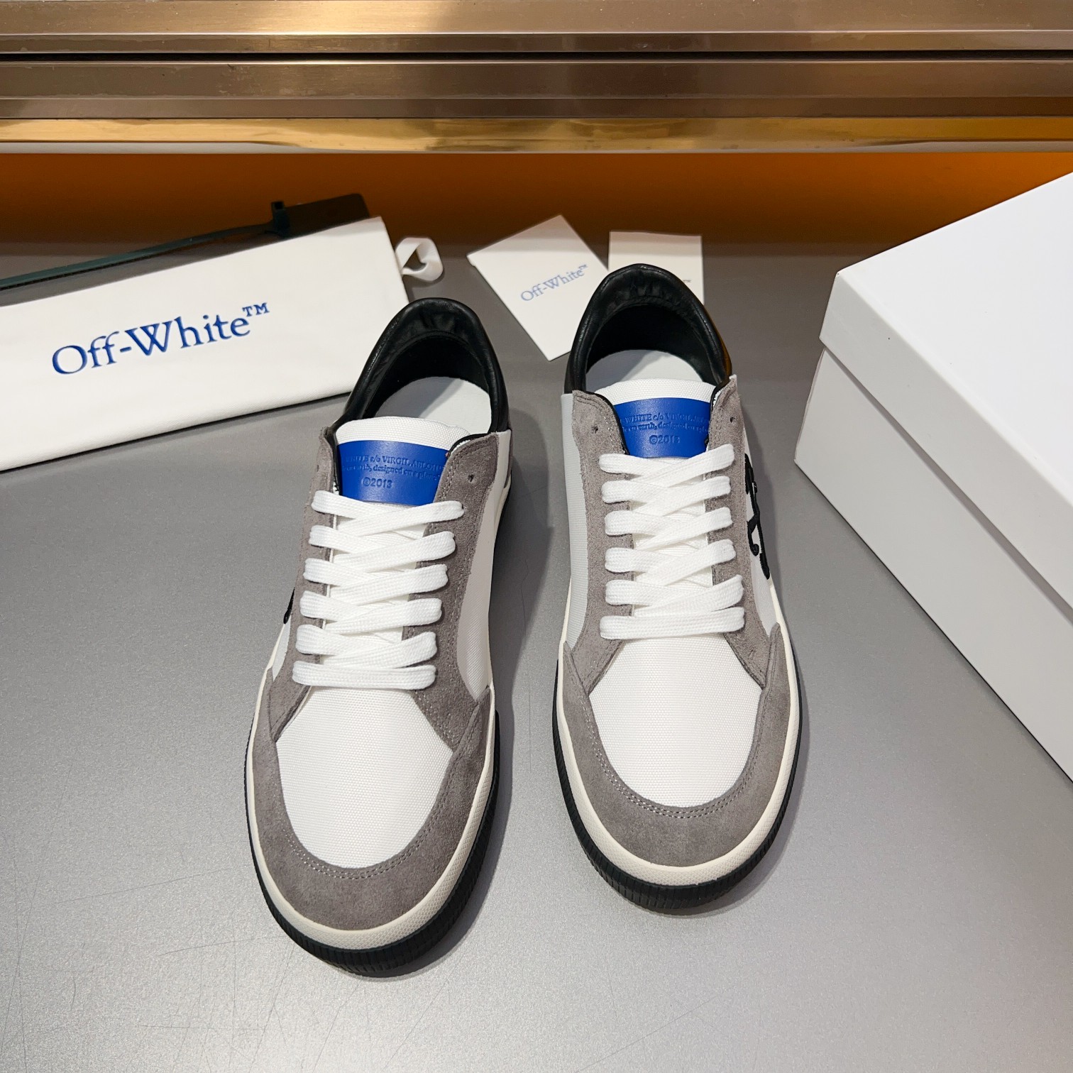 Off-White nuevas zapatillas deportivas con cordones y bloques de color, parte superior de piel de te