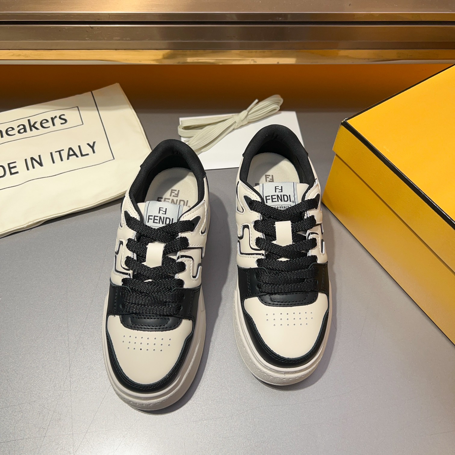Fendi Match - Thick Bottom Shoes; Biscuit Shoes; Sneakers; Basketball Shoes......fendi match zapatil