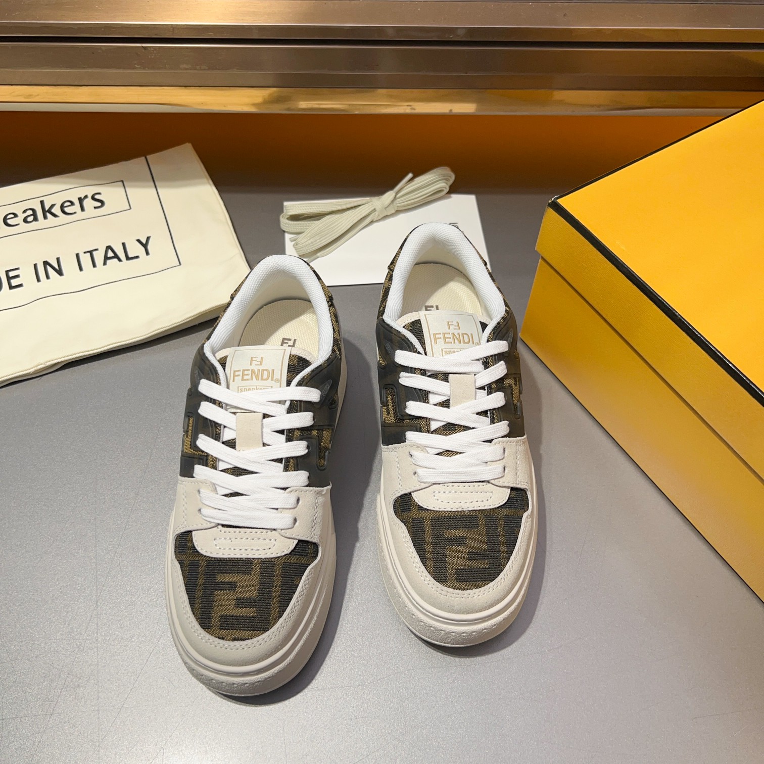 Fendi Match - Thick Bottom Shoes; Biscuit Shoes; Sneakers; Basketball Shoes......fendi match zapatil