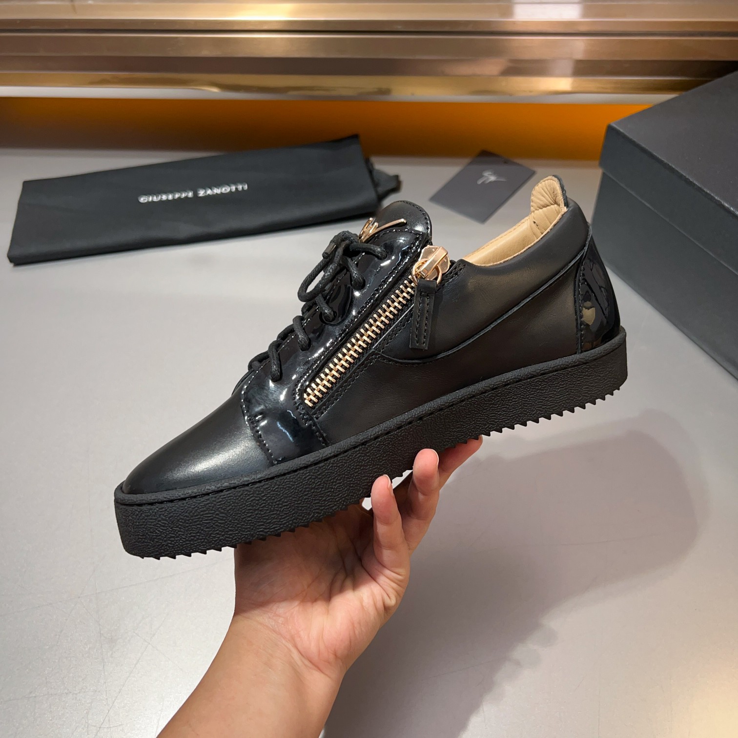 GZ Zapatillas de hombre Talon Print Eagle ClawEl estilo 'Talon' se ha rediseñado con 'Bandana' para 