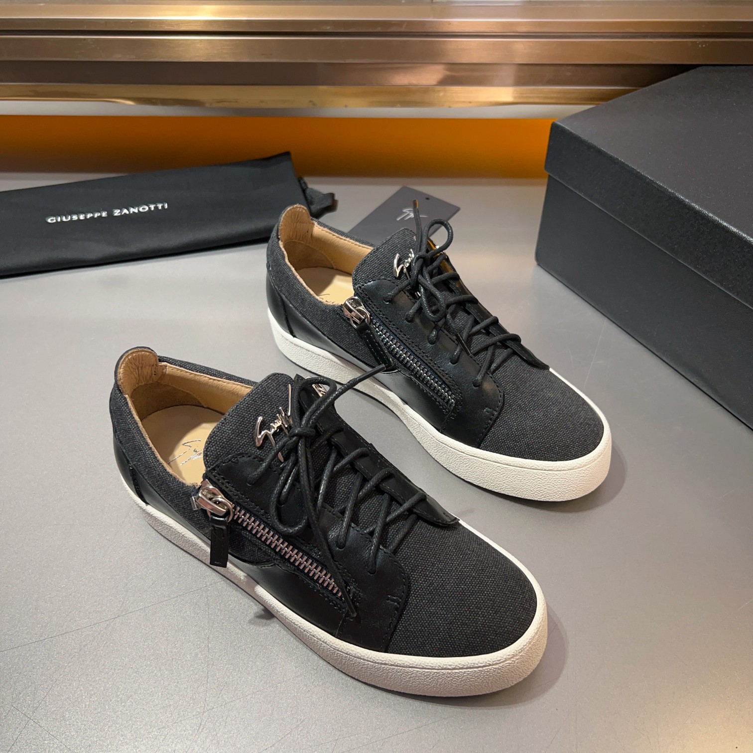 GZ Zapatillas de hombre Talon Print Eagle ClawEl estilo 'Talon' se ha rediseñado con 'Bandana' para 