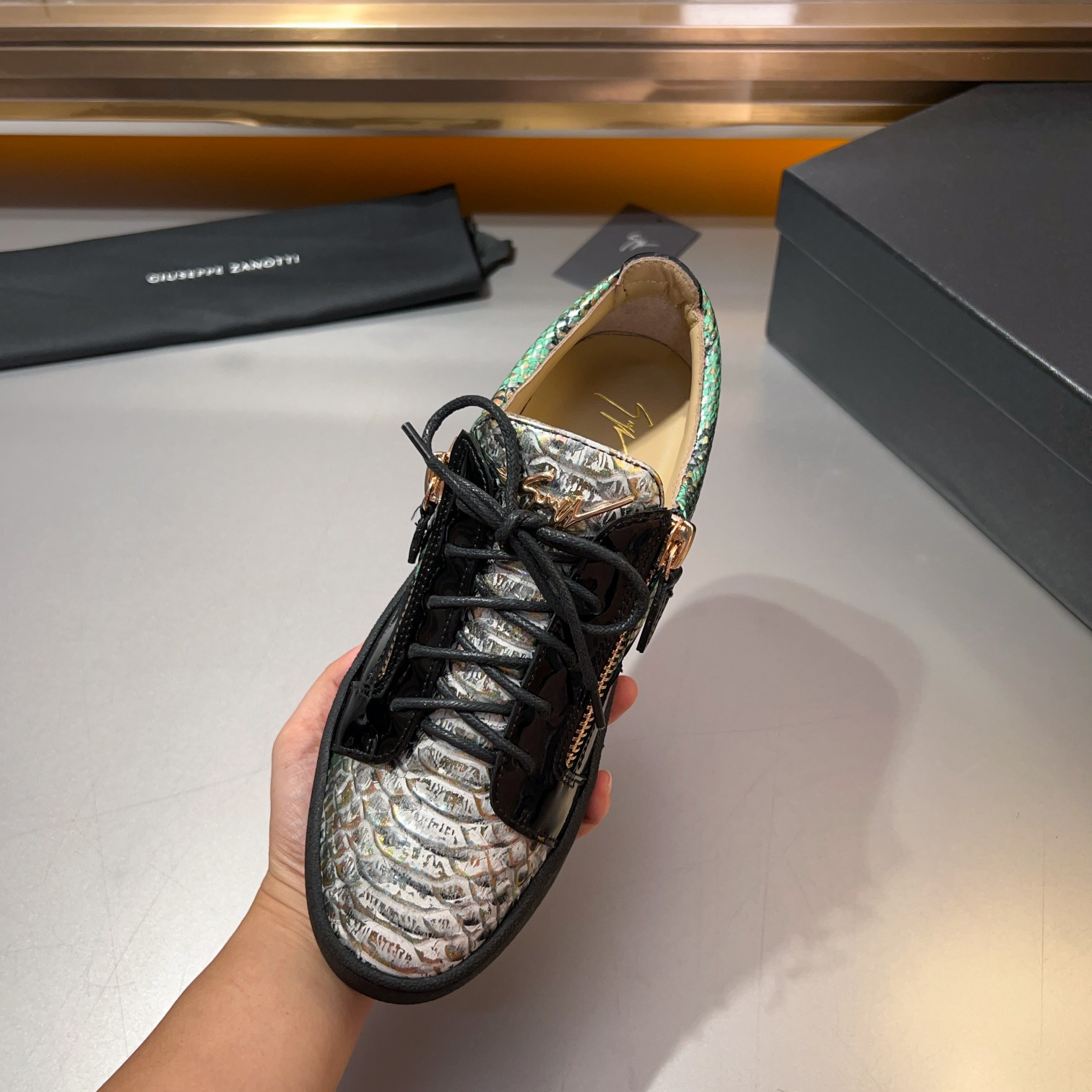 GZ Zapatillas de hombre Talon Print Eagle ClawEl estilo 'Talon' se ha rediseñado con 'Bandana' para 