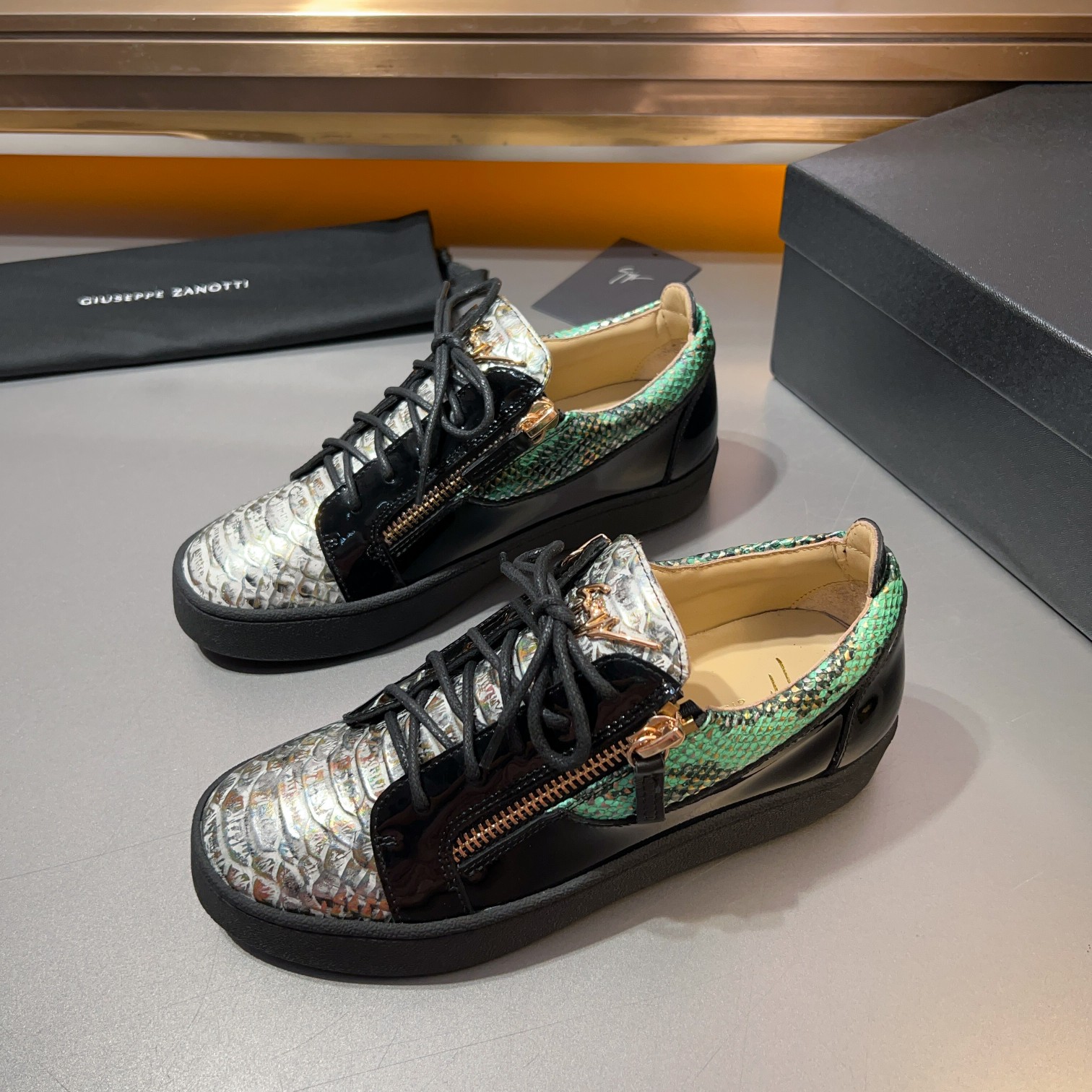 GZ Zapatillas de hombre Talon Print Eagle ClawEl estilo 'Talon' se ha rediseñado con 'Bandana' para 
