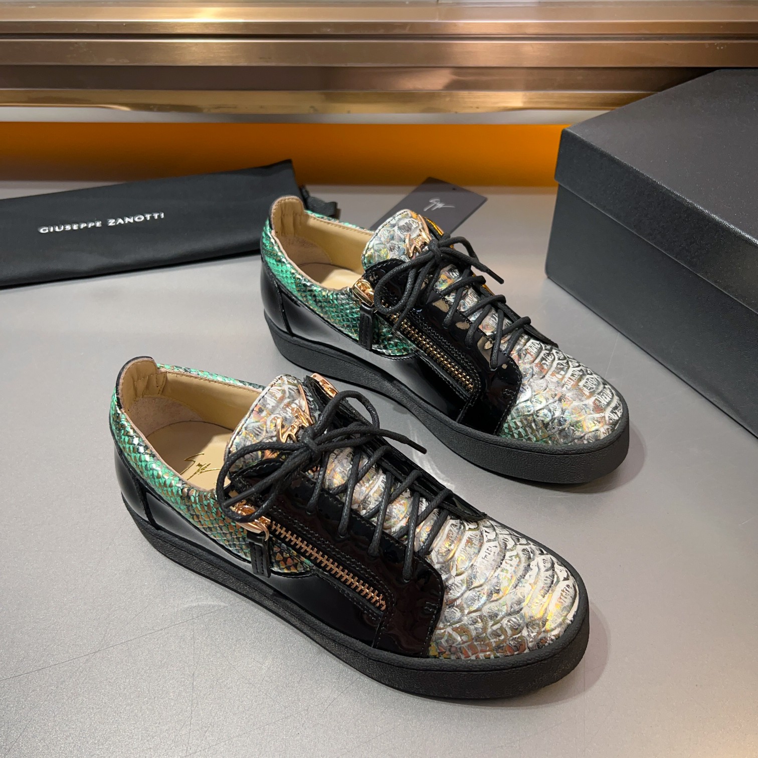 GZ Zapatillas de hombre Talon Print Eagle ClawEl estilo 'Talon' se ha rediseñado con 'Bandana' para 
