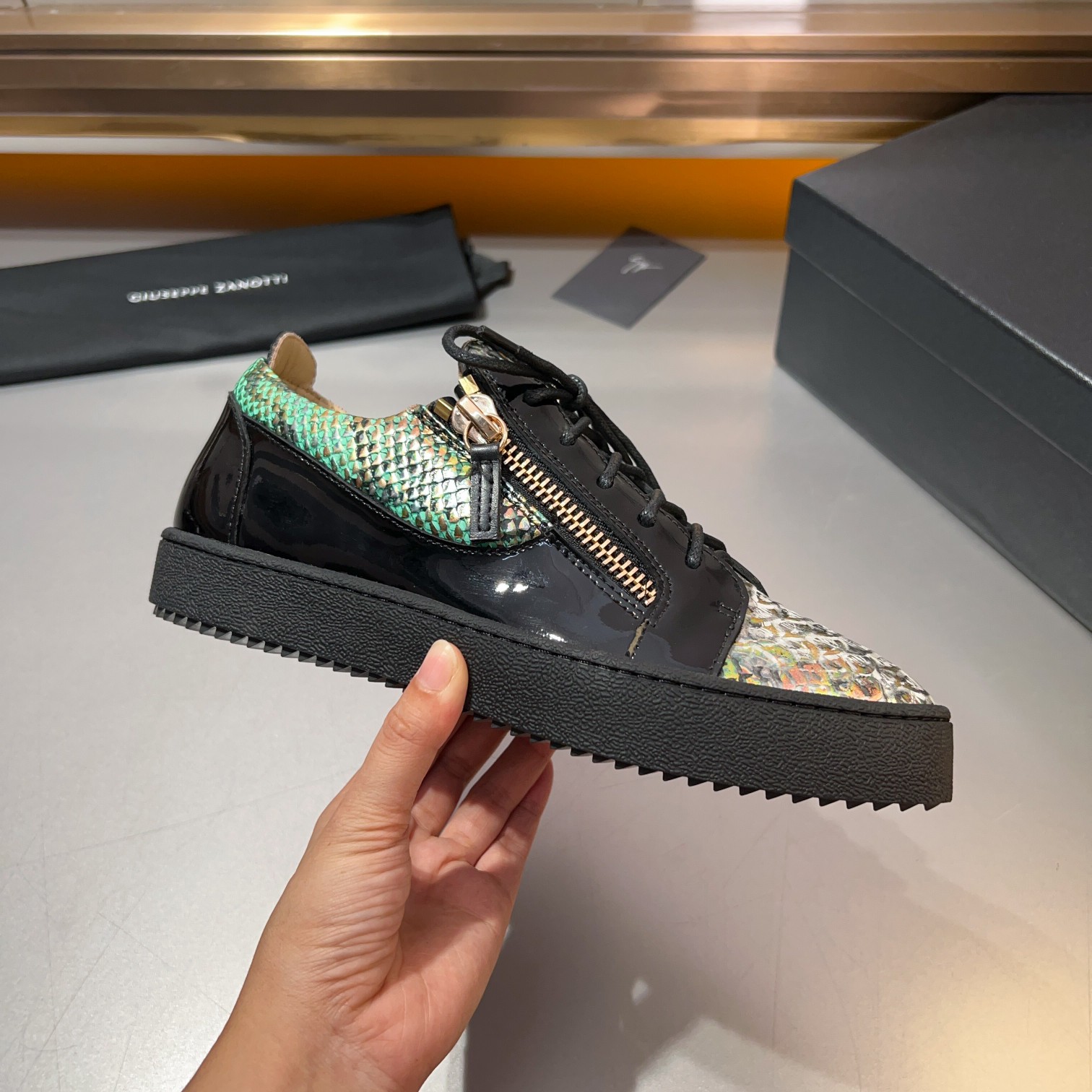 GZ Zapatillas de hombre Talon Print Eagle ClawEl estilo 'Talon' se ha rediseñado con 'Bandana' para 