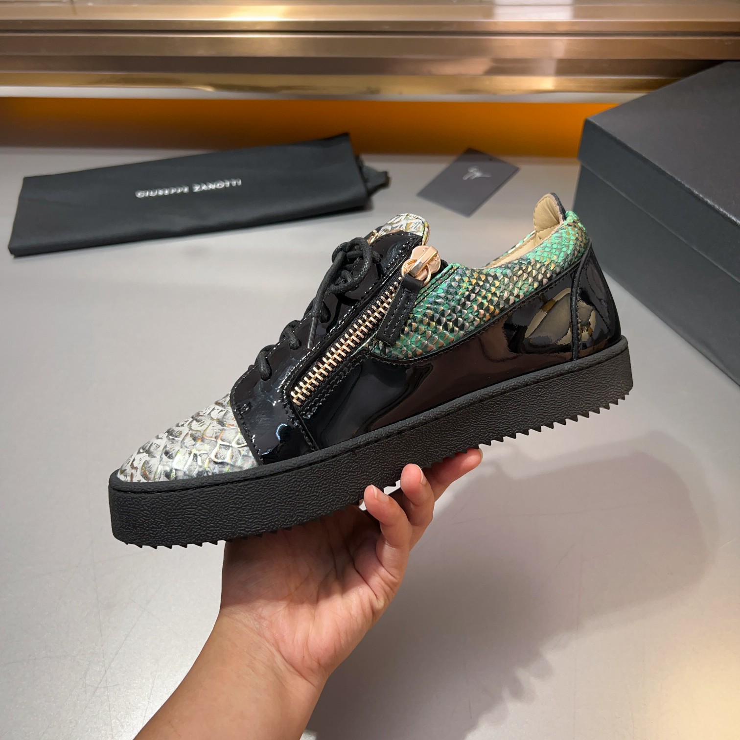 GZ Zapatillas de hombre Talon Print Eagle ClawEl estilo 'Talon' se ha rediseñado con 'Bandana' para 
