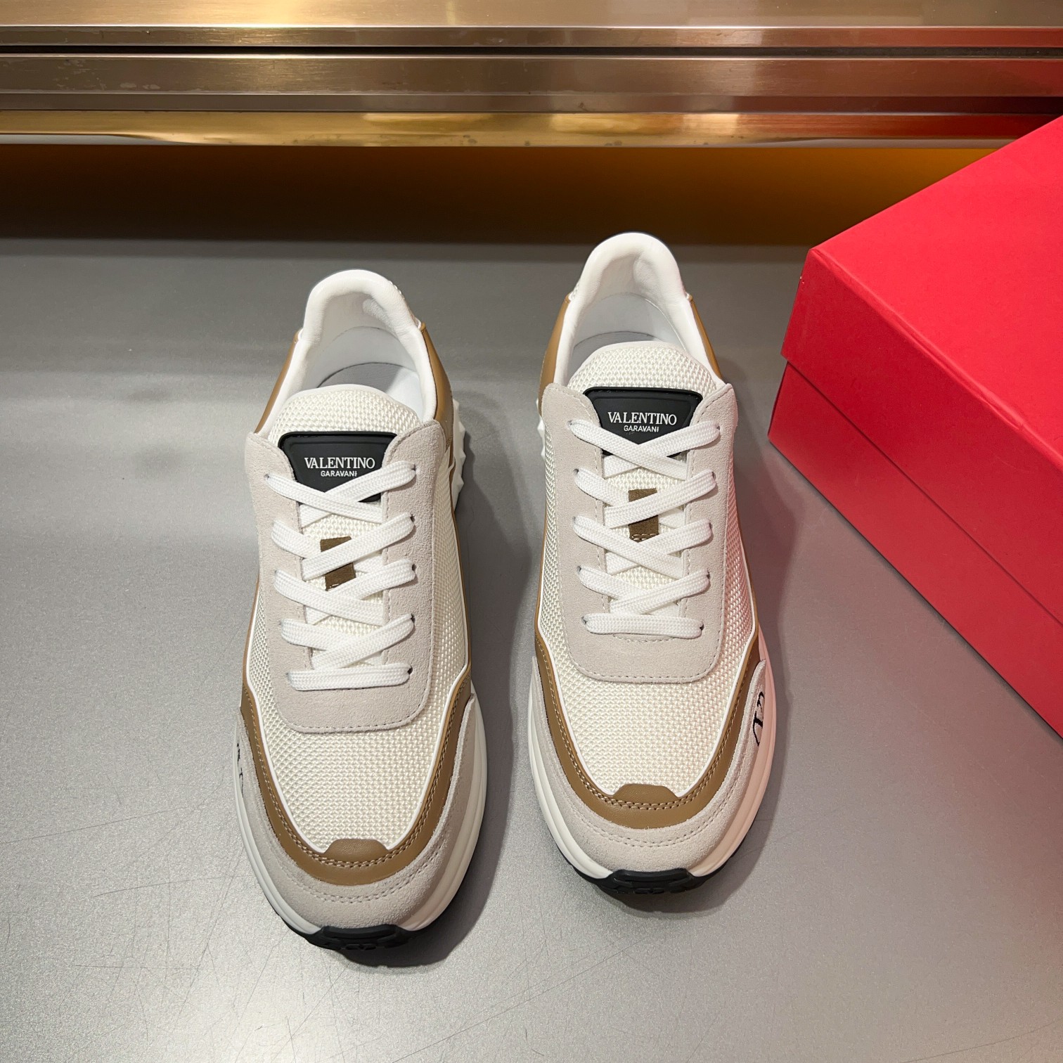 [VALENTINO] Valentino P370-Calidad de gama alta Original único - Parte superior - Nappa piel de bece