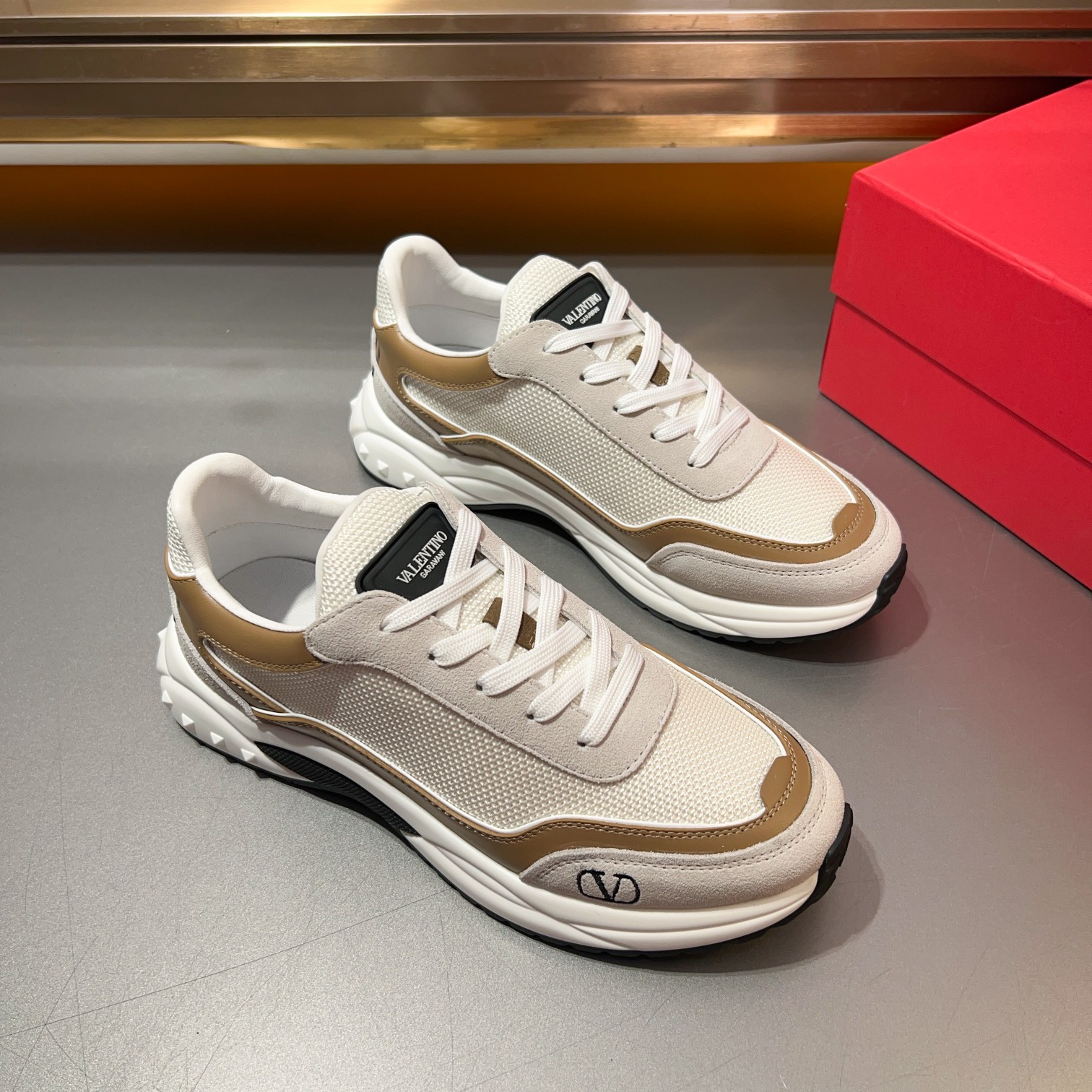 [VALENTINO] Valentino P370-Calidad de gama alta Original único - Parte superior - Nappa piel de bece