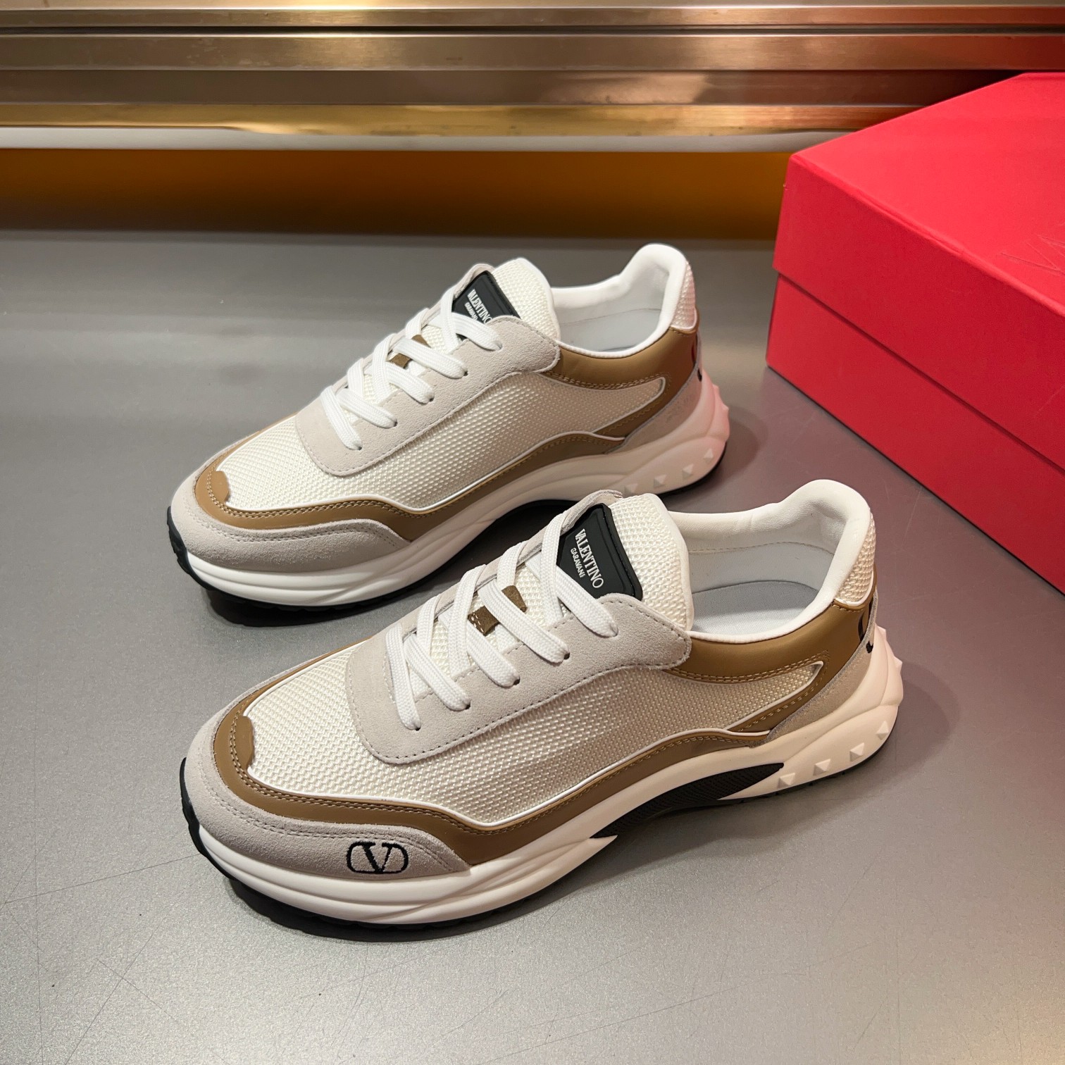 [VALENTINO] Valentino P370-Calidad de gama alta Original único - Parte superior - Nappa piel de bece
