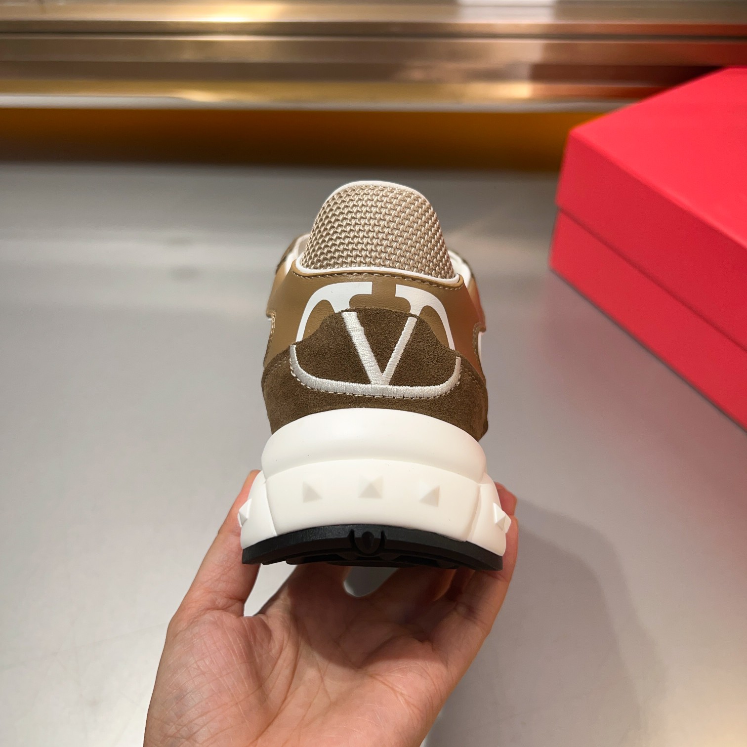 [VALENTINO] Valentino P370-Calidad de gama alta Original único - Parte superior - Nappa piel de bece