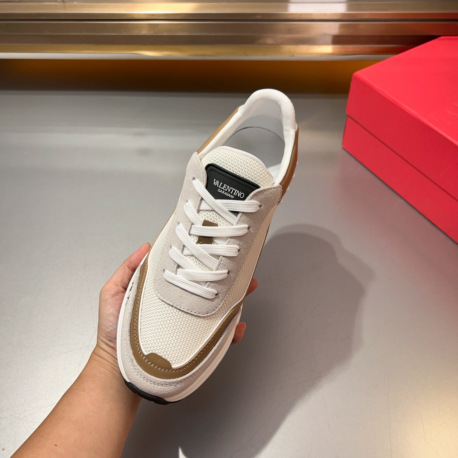 [VALENTINO] Valentino P370-Calidad de gama alta Original único - Parte superior - Nappa piel de bece