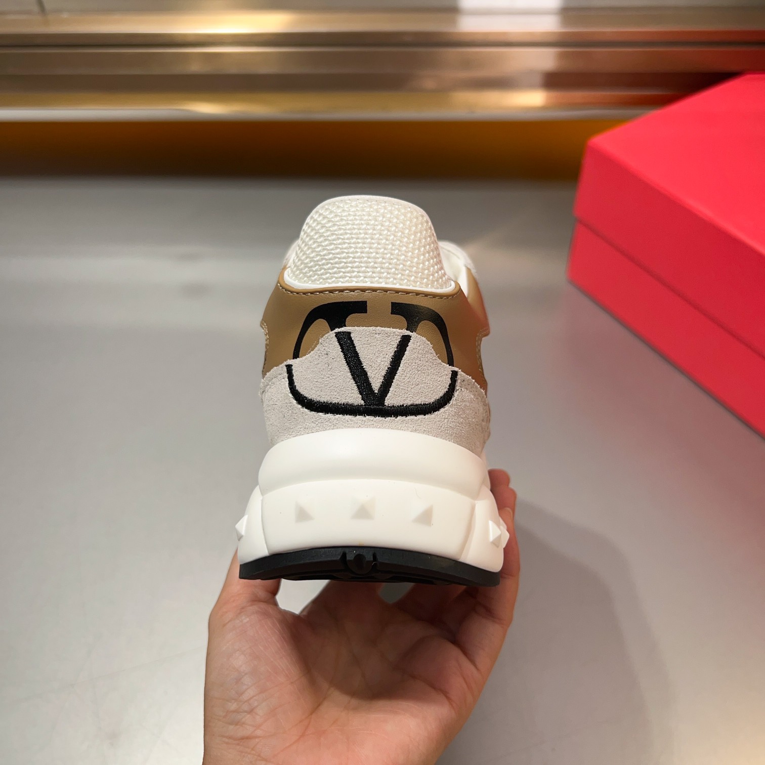 [VALENTINO] Valentino P370-Calidad de gama alta Original único - Parte superior - Nappa piel de bece