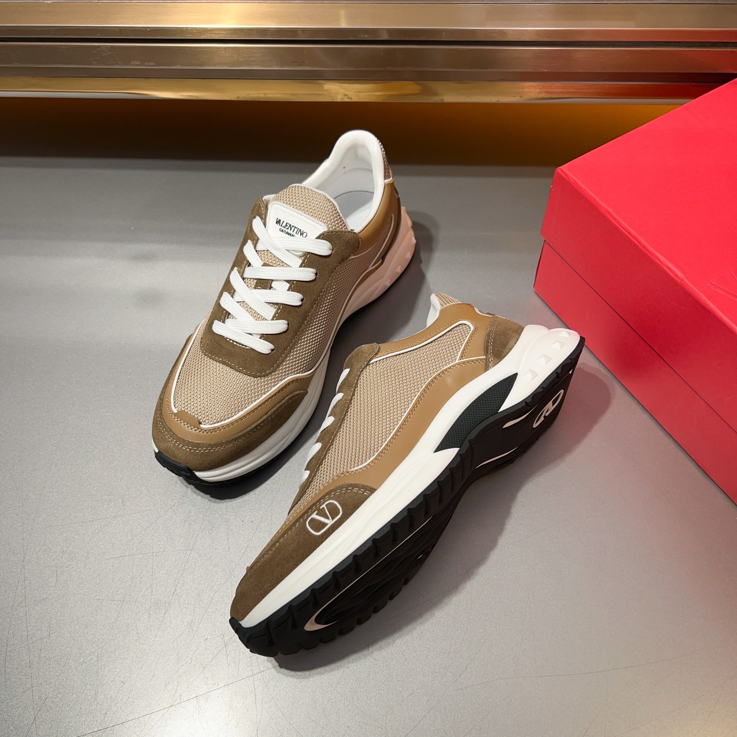 [VALENTINO] Valentino P370-Calidad de gama alta Original único - Parte superior - Nappa piel de bece