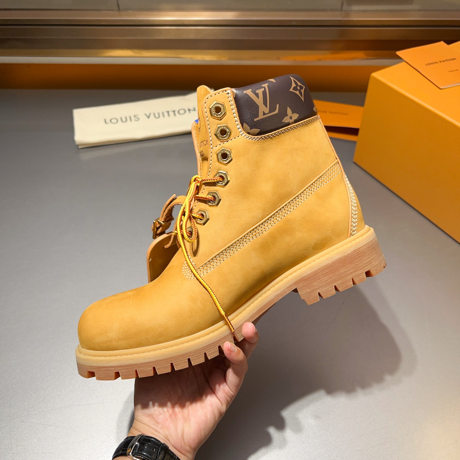 Top LV x Timberland Timberland modelos de marca conjunta botas amarillas pasadas de moda y botas de 