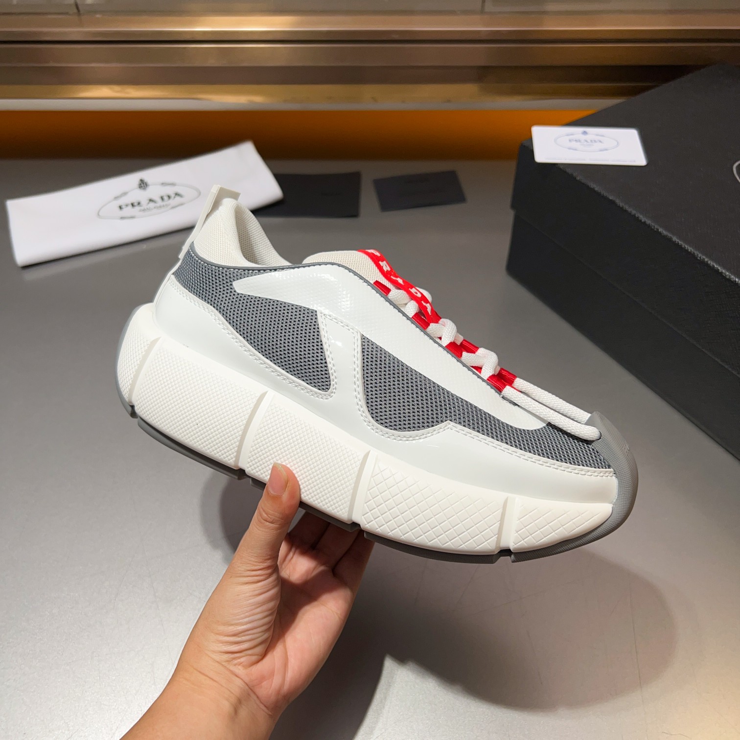 Sitio web oficial 1.1 PRADA/Prada hombres zapatillas de deporte casual de cuero con cordones, cuero 