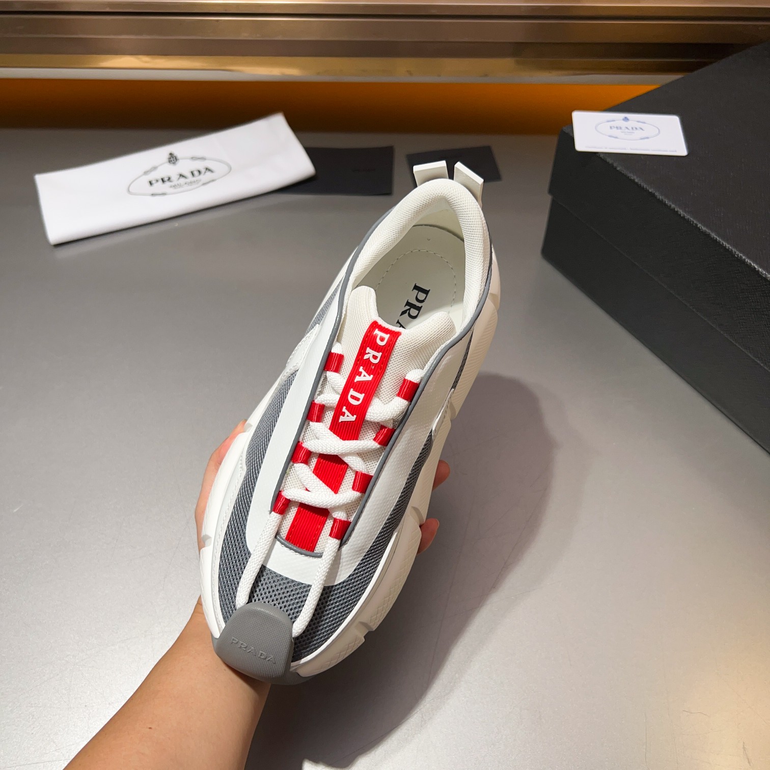 Sitio web oficial 1.1 PRADA/Prada hombres zapatillas de deporte casual de cuero con cordones, cuero 