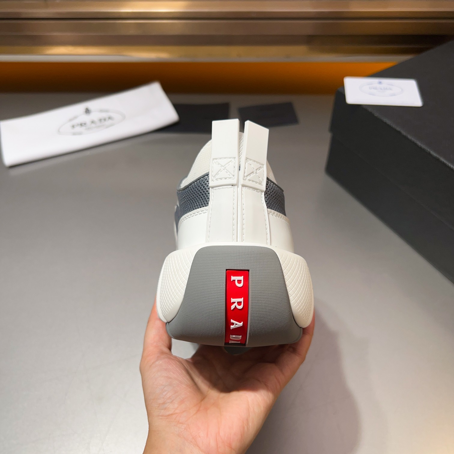 Sitio web oficial 1.1 PRADA/Prada hombres zapatillas de deporte casual de cuero con cordones, cuero 