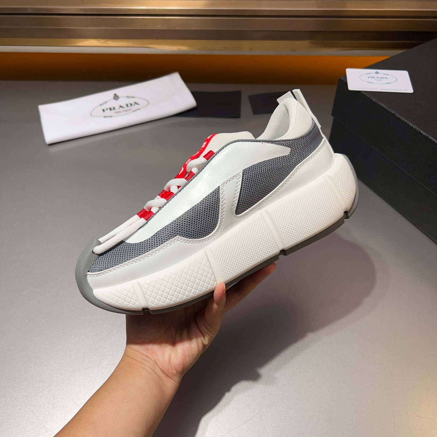 Sitio web oficial 1.1 PRADA/Prada hombres zapatillas de deporte casual de cuero con cordones, cuero 
