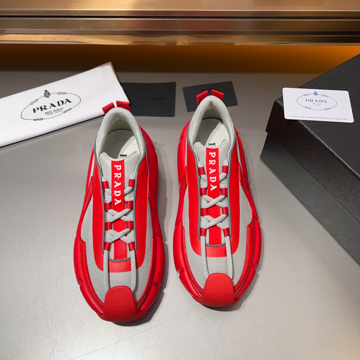 Sitio web oficial 1.1 PRADA/Prada hombres zapatillas de deporte casual de cuero con cordones, cuero 