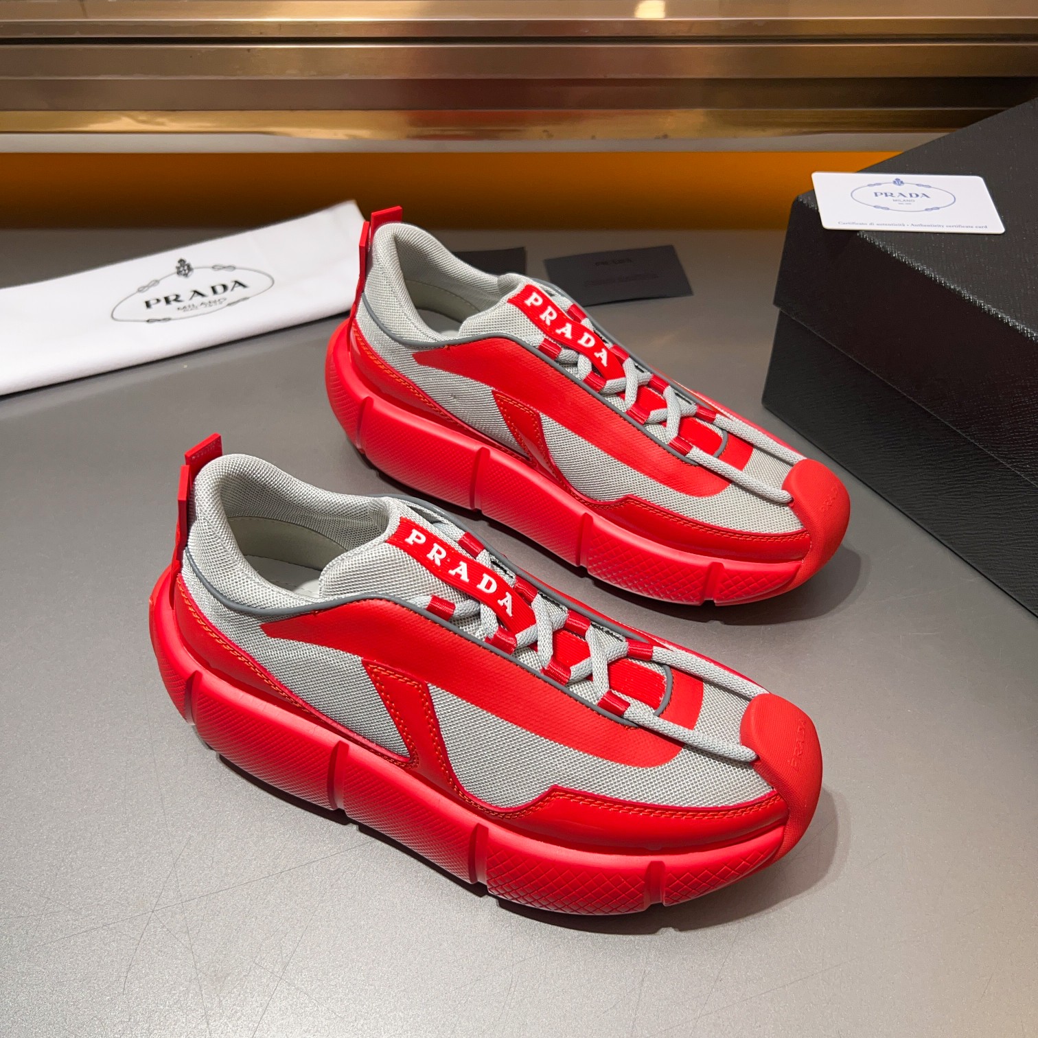 Sitio web oficial 1.1 PRADA/Prada hombres zapatillas de deporte casual de cuero con cordones, cuero 