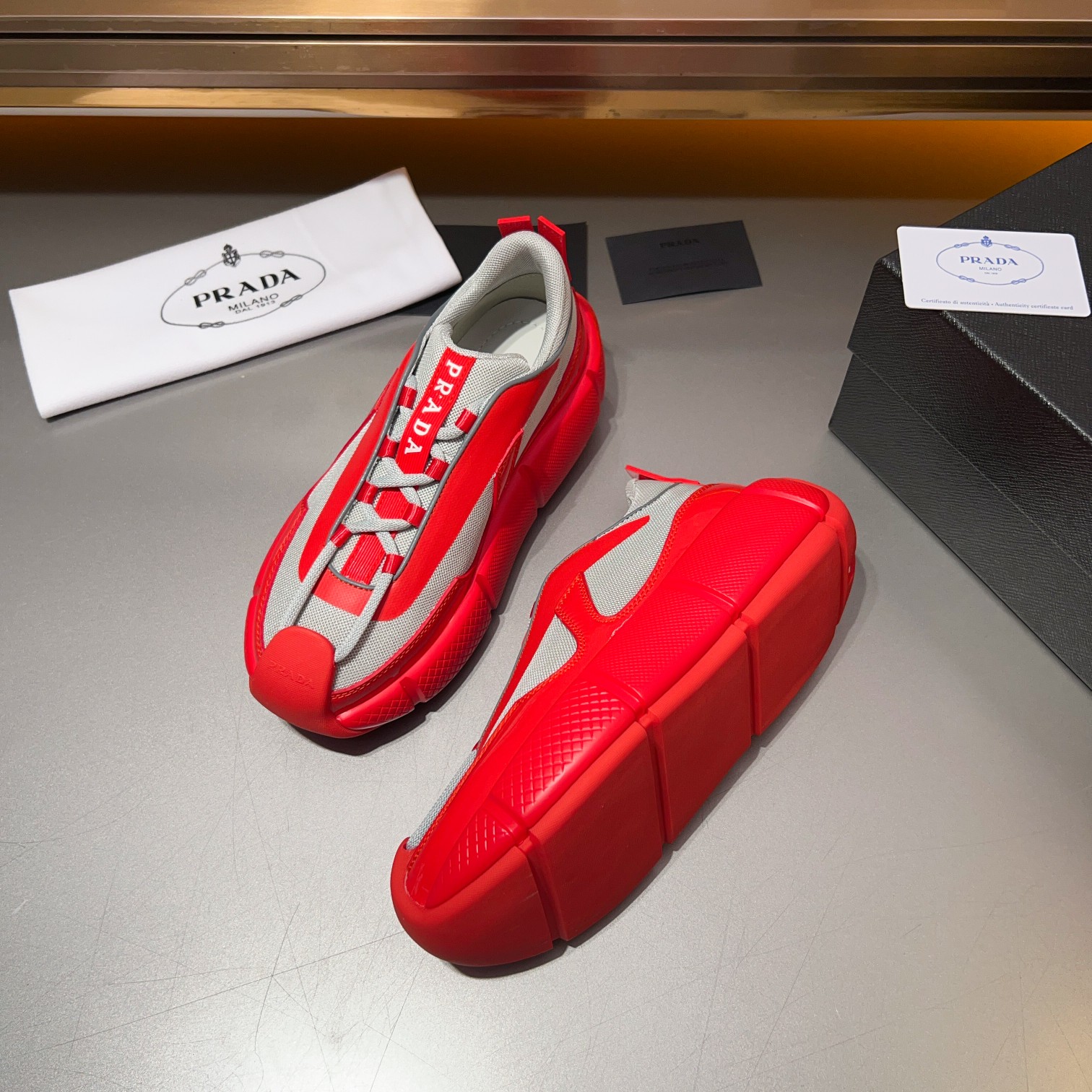 Sitio web oficial 1.1 PRADA/Prada hombres zapatillas de deporte casual de cuero con cordones, cuero 