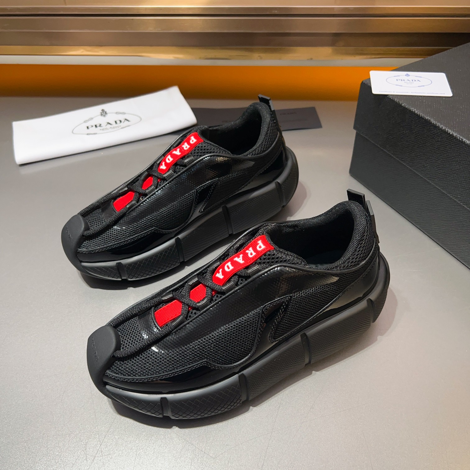 Sitio web oficial 1.1 PRADA/Prada hombres zapatillas de deporte casual de cuero con cordones, cuero 