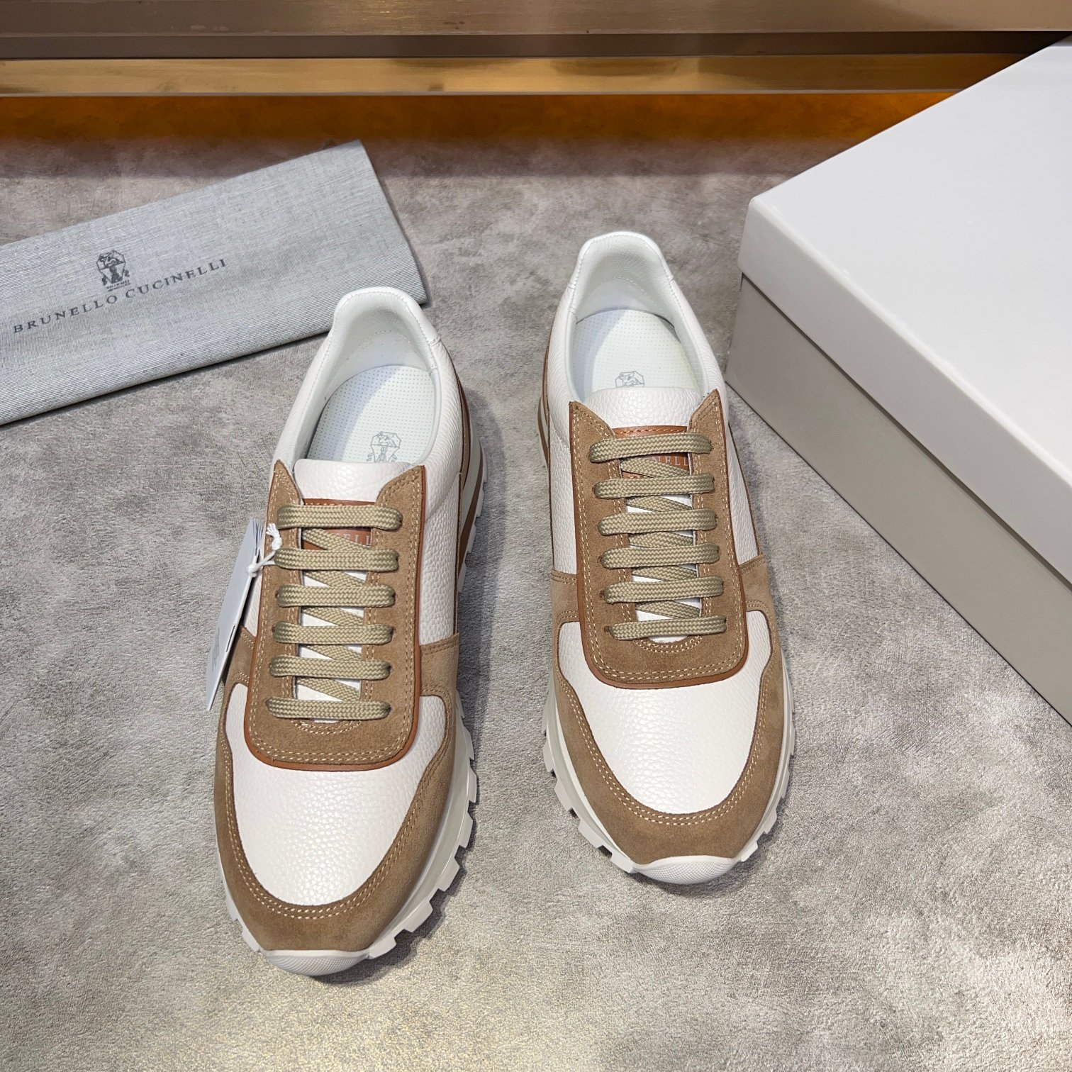 Brunello Cucinelli Spring/Summer New Colour Block Sports Board Men's Shoes Este entrenador está hech