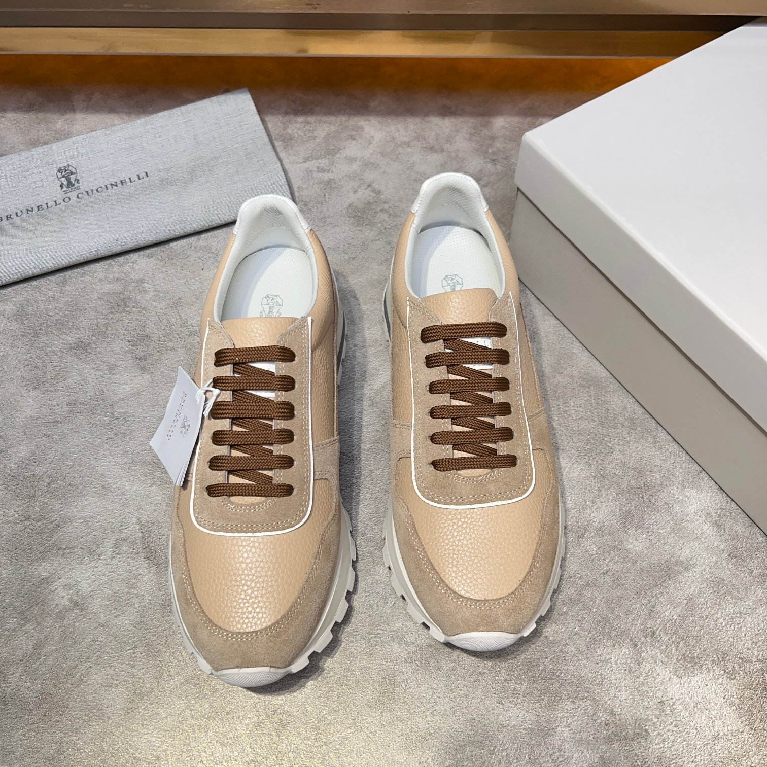 Brunello Cucinelli Spring/Summer New Colour Block Sports Board Men's Shoes Este entrenador está hech