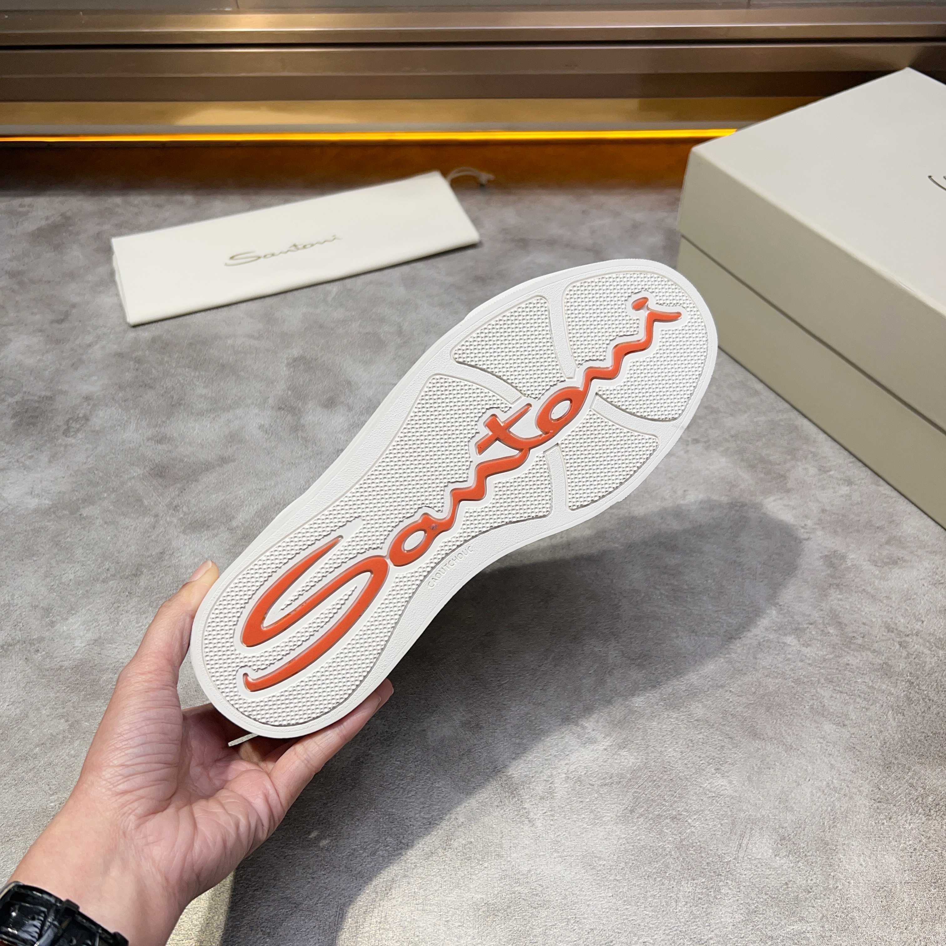 Santoni Men's Handmade Leather Sneakers - Italian Luxury & Comfort 5 a1741780473539 1833