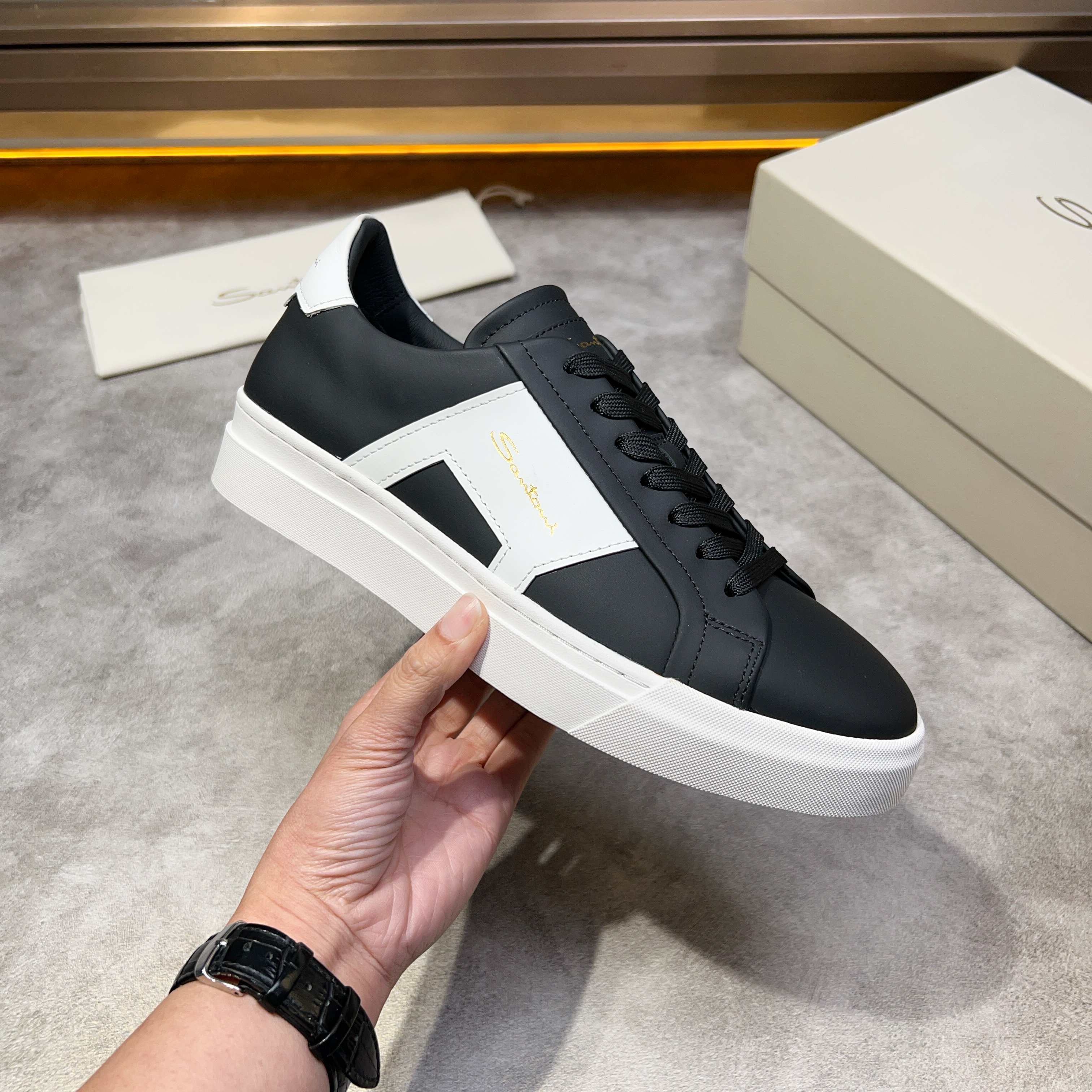 Santoni Men's Handmade Leather Sneakers - Italian Luxury & Comfort 8 a1741780475981 5410