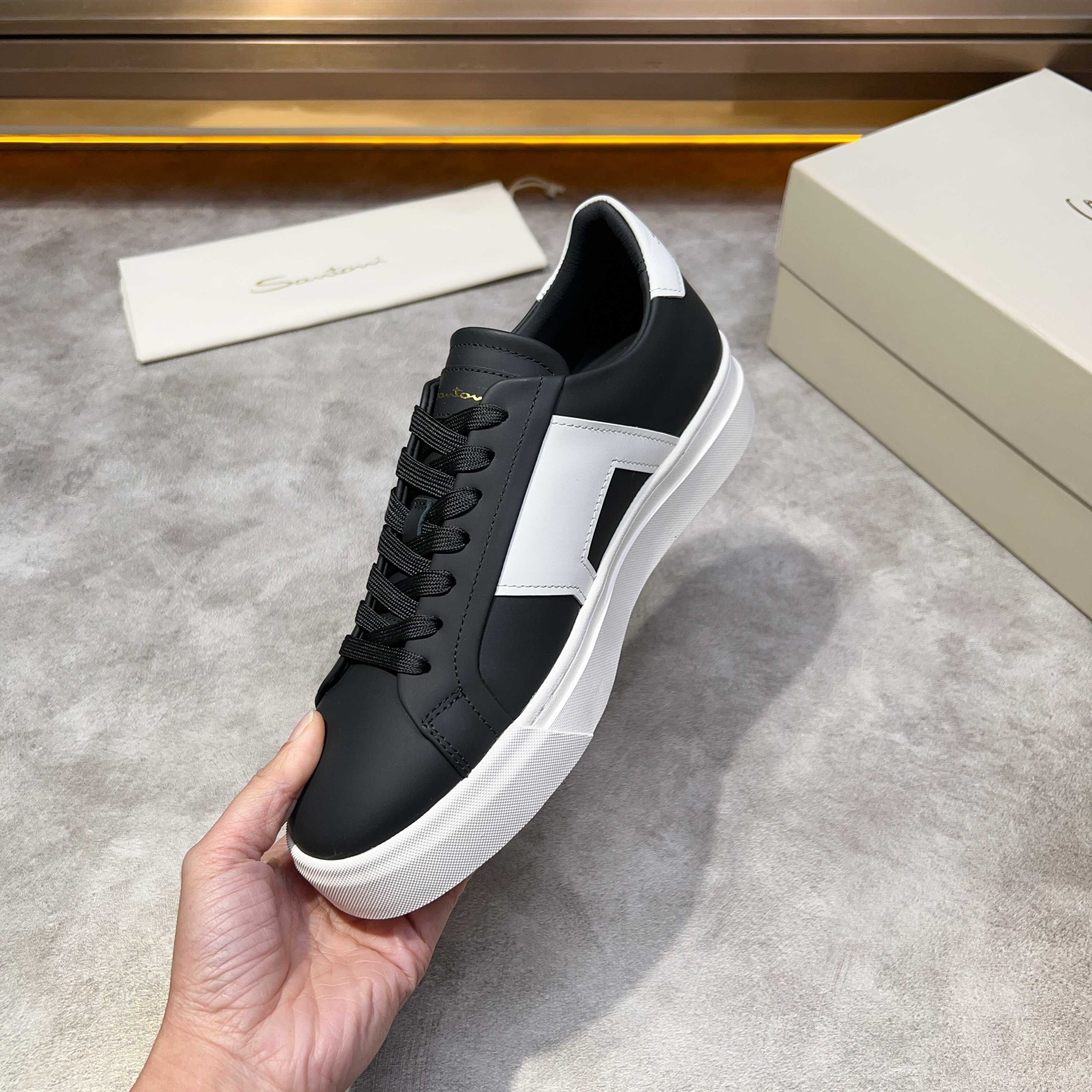 Santoni Men's Handmade Leather Sneakers - Italian Luxury & Comfort 7 a1741780476019 3067