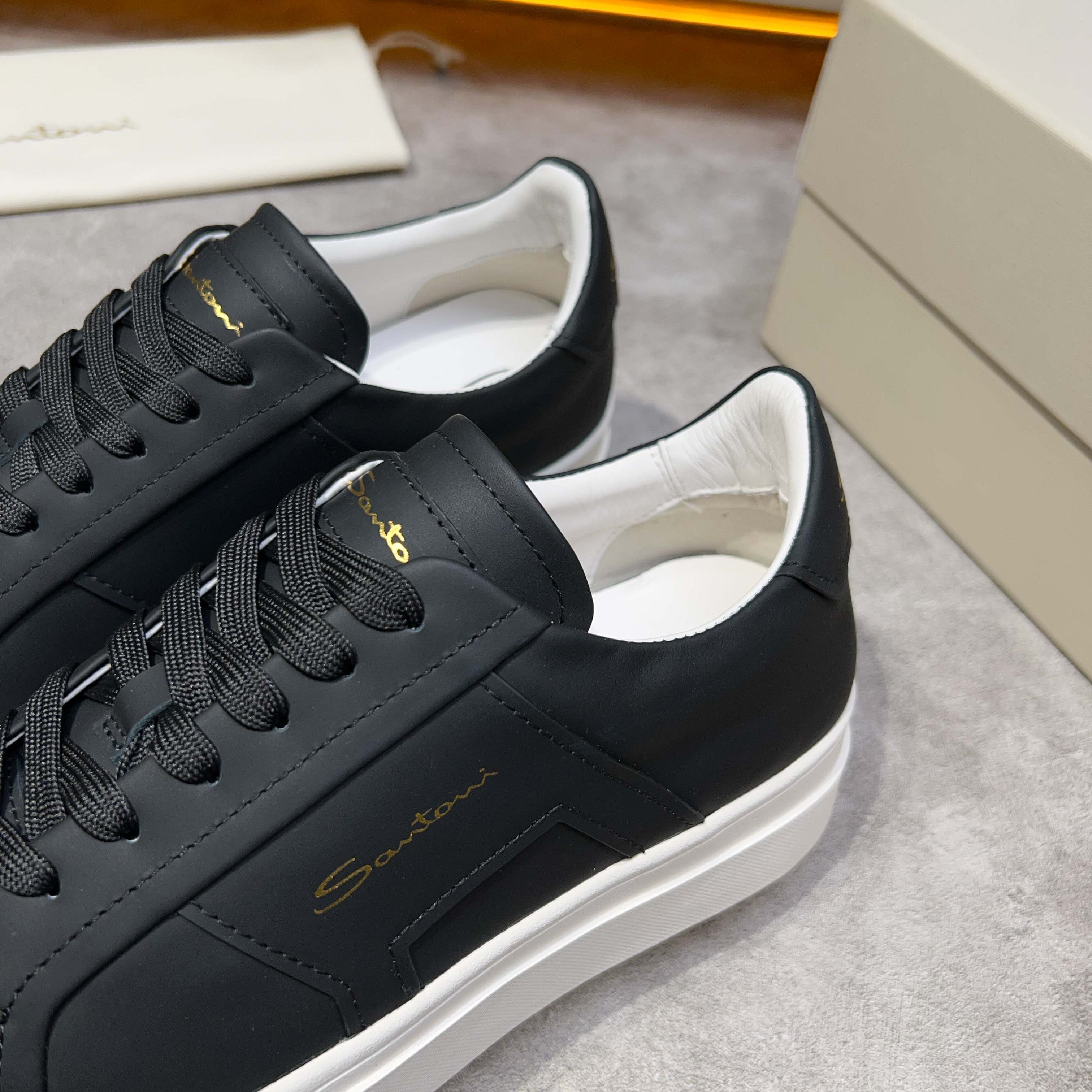 Santoni Men's Black Leather Low-Top Sneakers - Italian Craftsmanship 4 a1741780707410 4047